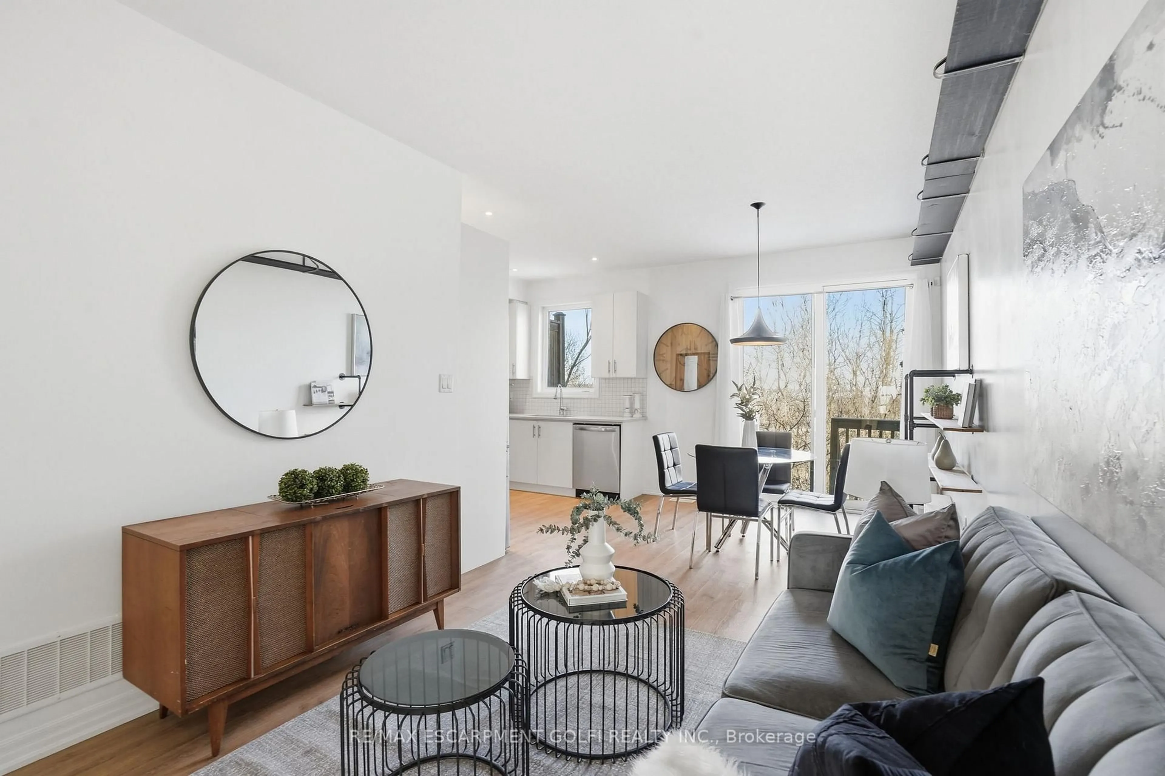 Living room with furniture, unknown for 290 Barton St #26, Hamilton Ontario L8R 3P3