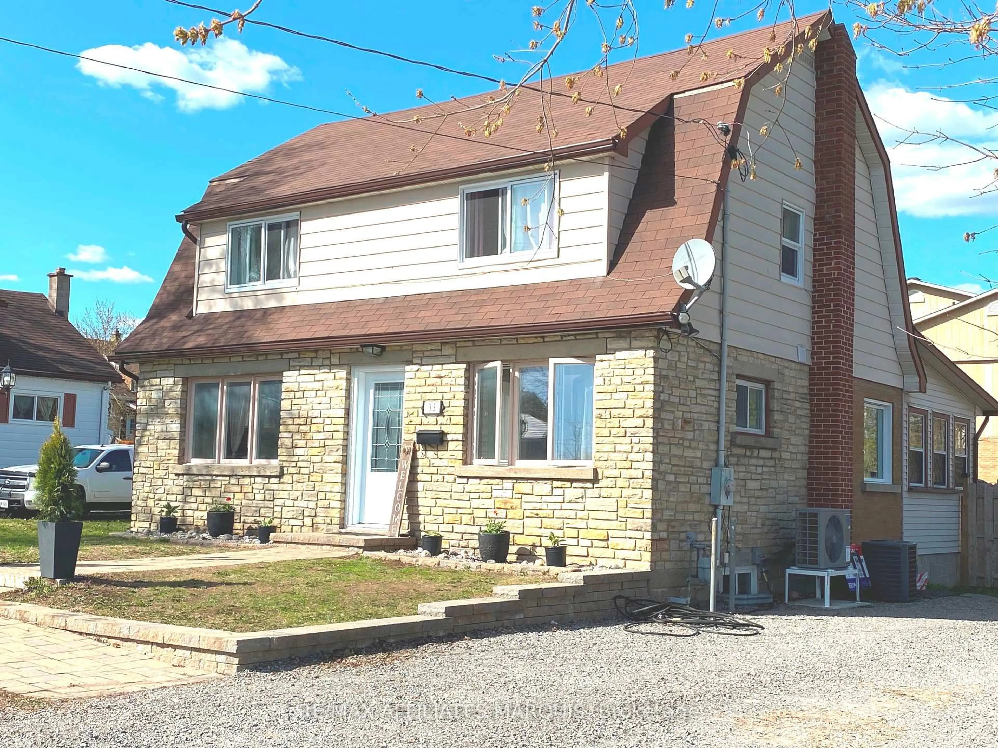 Home with brick exterior material, street for 33 Mary St, Smiths Falls Ontario K7A 3R2