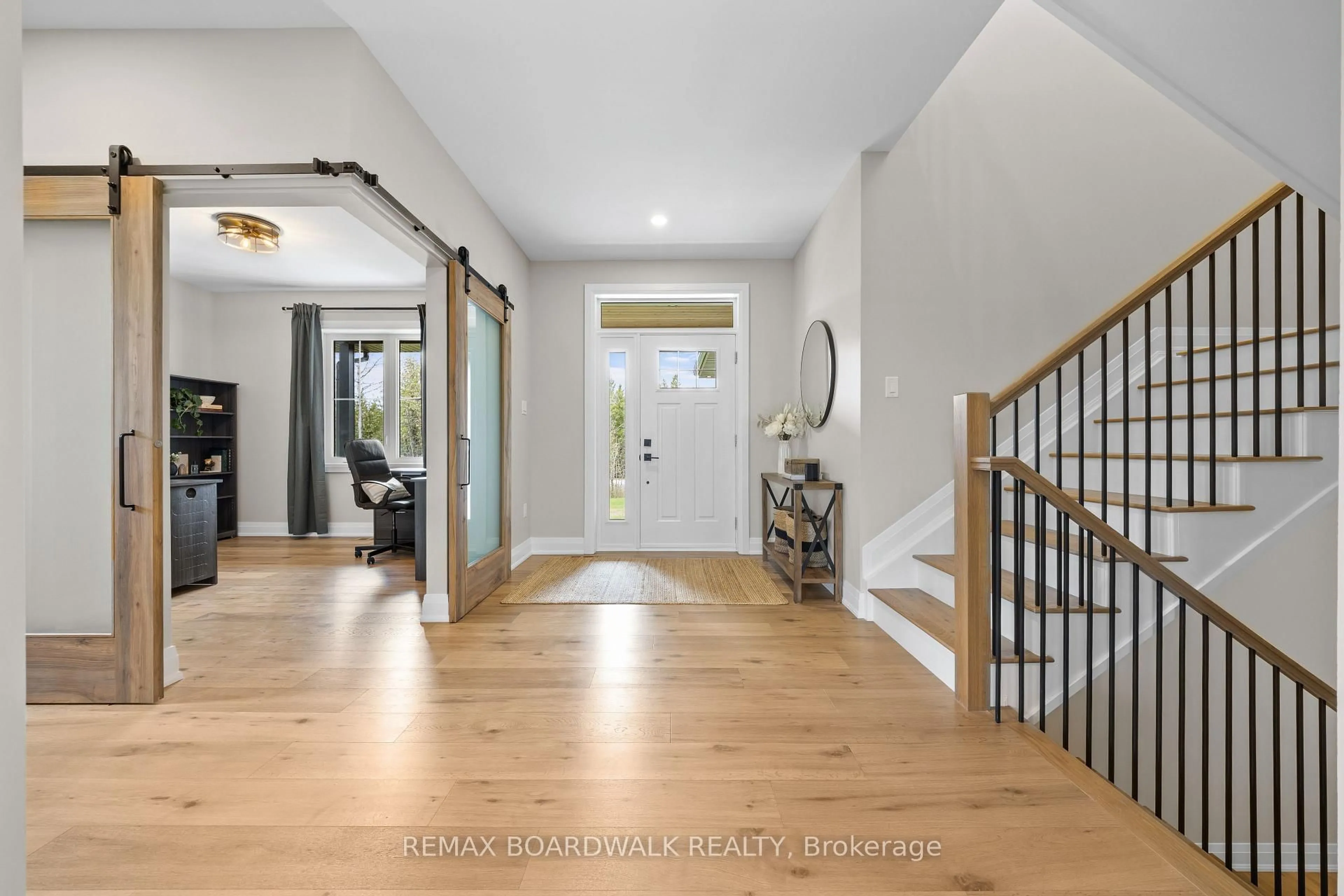 Indoor entryway for 104 Stonewood Dr, Carleton Place Ontario K7C 3P2