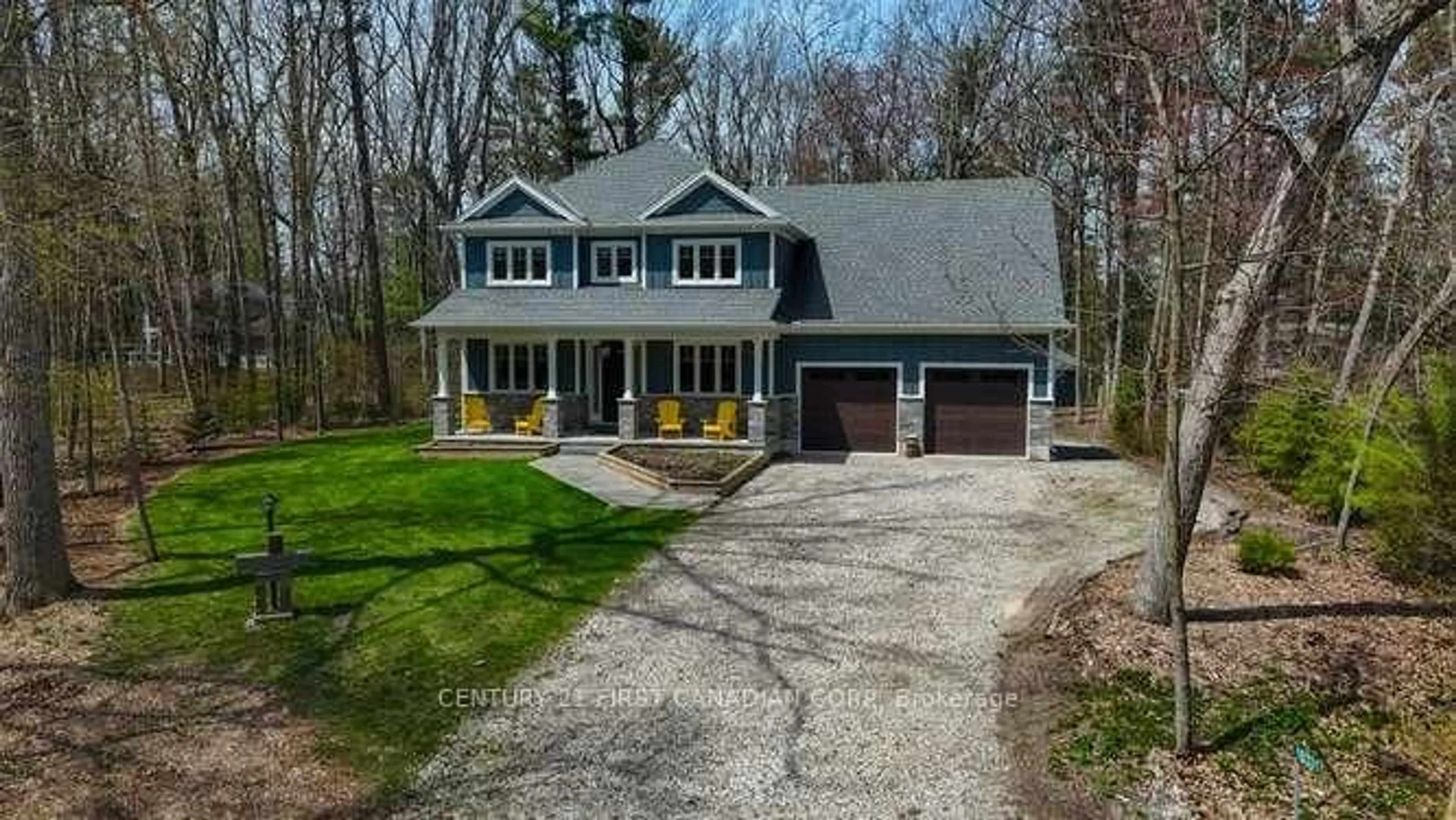 A pic from outside/outdoor area/front of a property/back of a property/a pic from drone, street for 10331 Sherwood Cres, Lambton Shores Ontario N0M 1T0