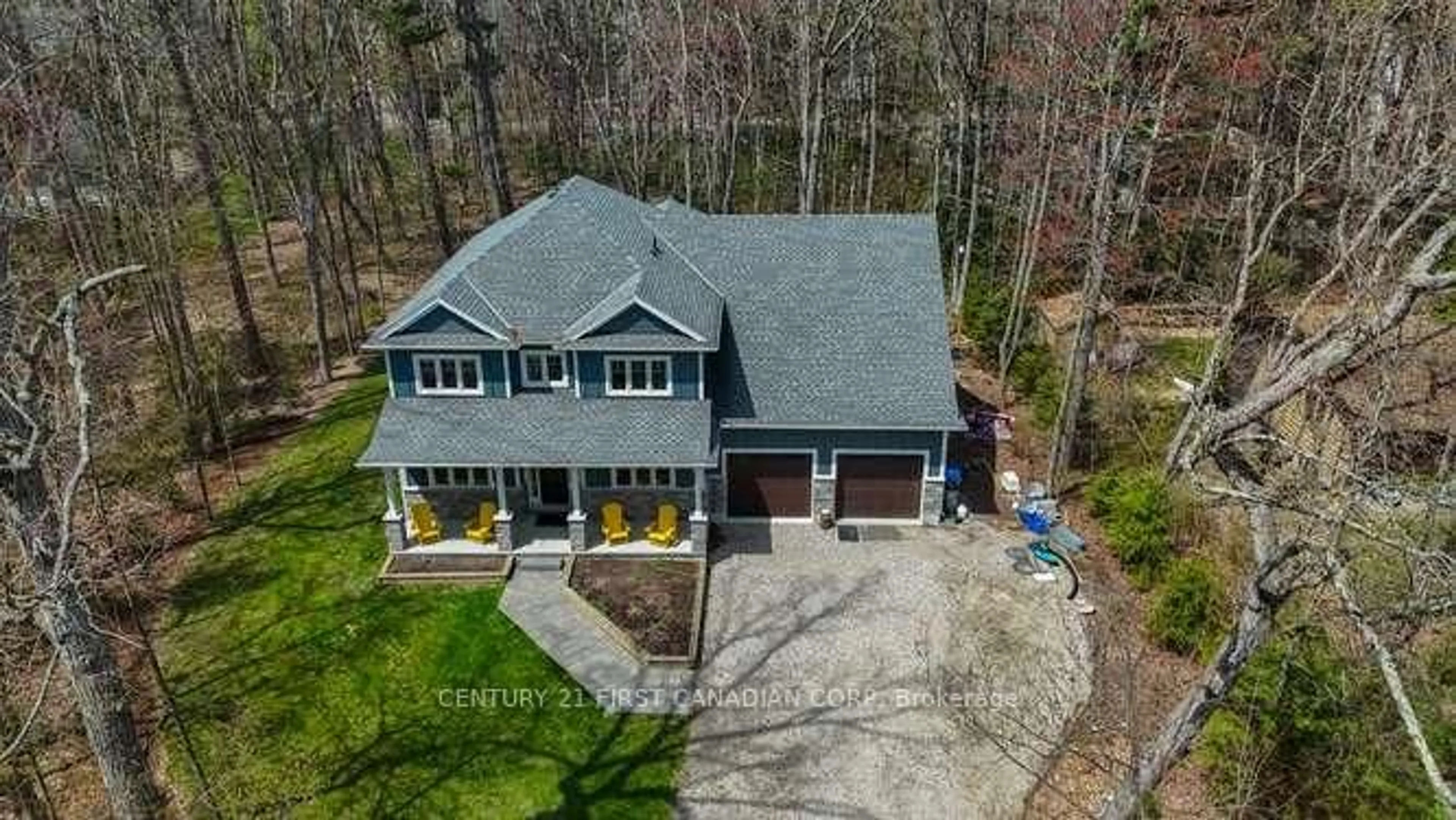 A pic from outside/outdoor area/front of a property/back of a property/a pic from drone, street for 10331 Sherwood Cres, Lambton Shores Ontario N0M 1T0