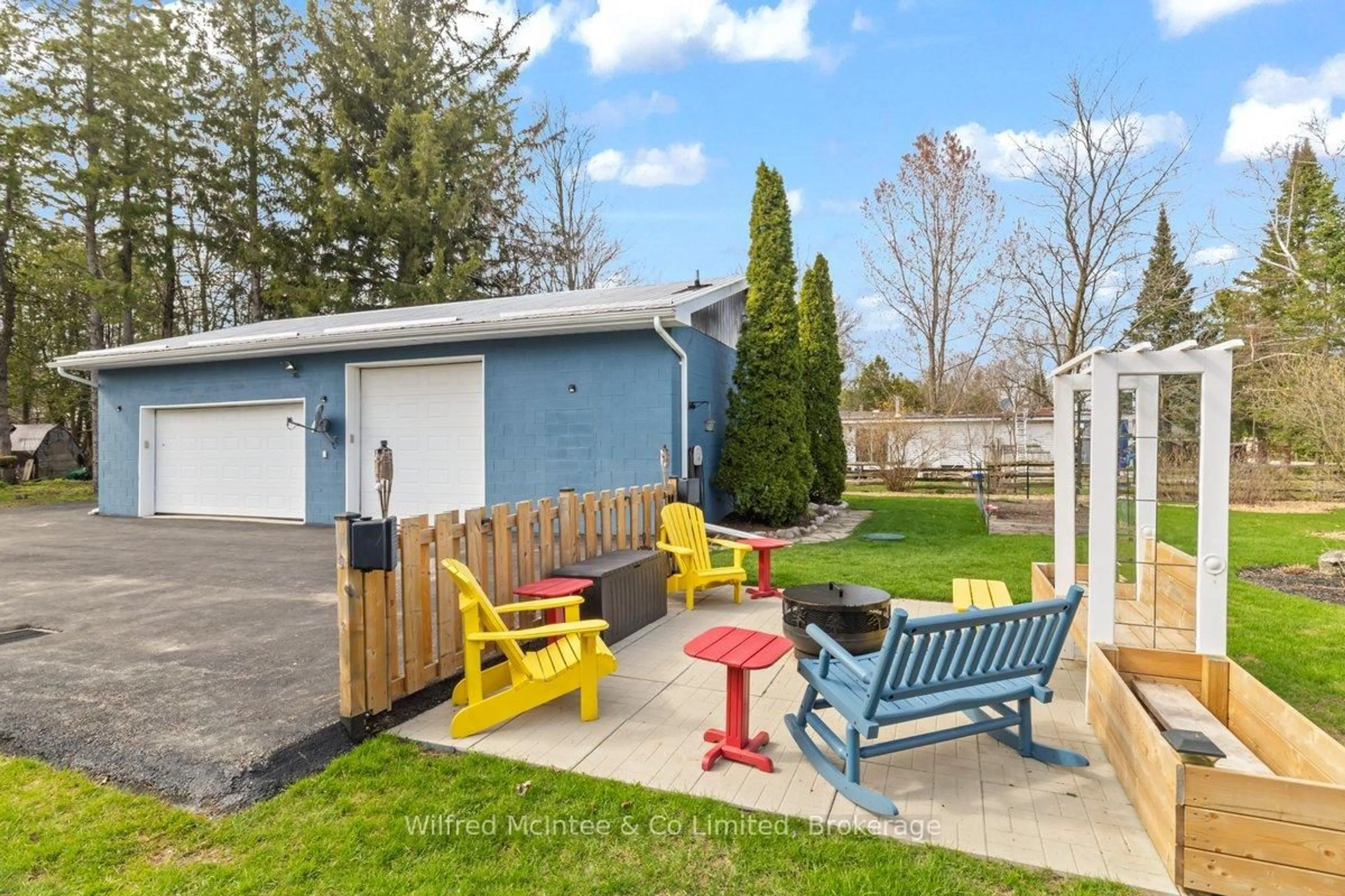 Patio, street for 21571 Grey Road 16, Georgian Bluffs Ontario N0H 2N0