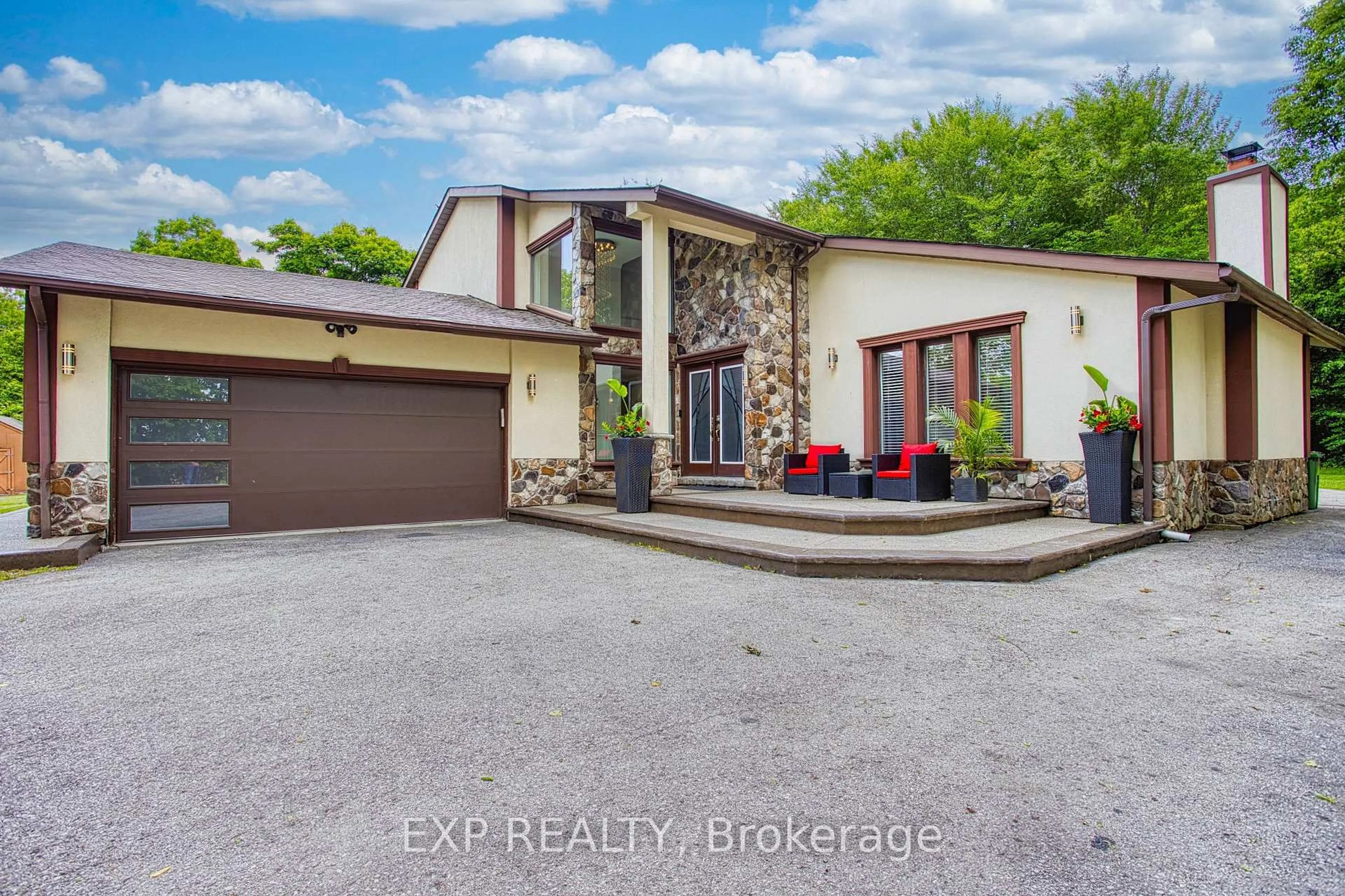 A pic from outside/outdoor area/front of a property/back of a property/a pic from drone, street for 3263 Guyatt Rd, Hamilton Ontario L0R 1P0