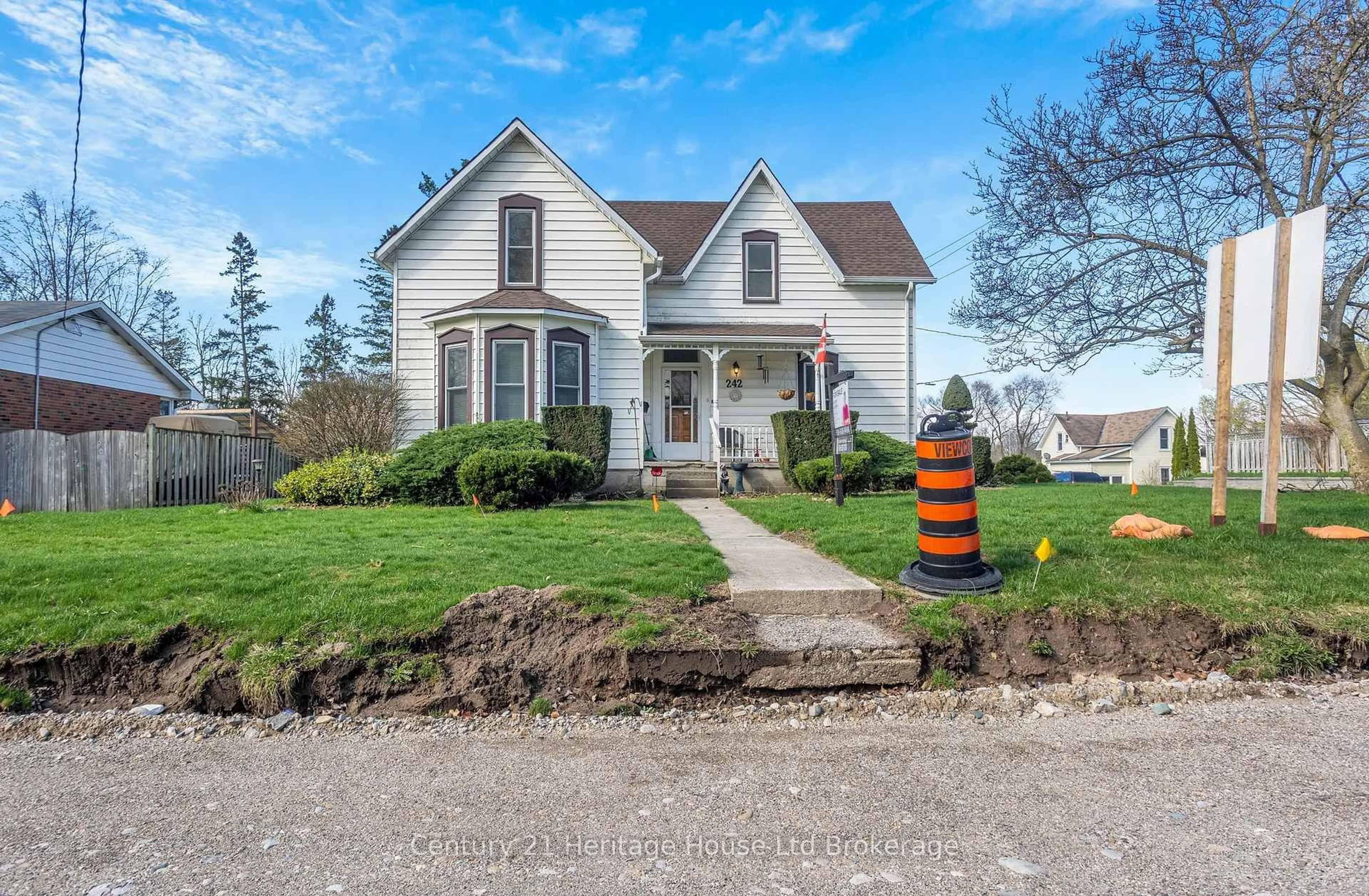 Unknown for 242 Wonham St, Ingersoll Ontario N5C 2Z6