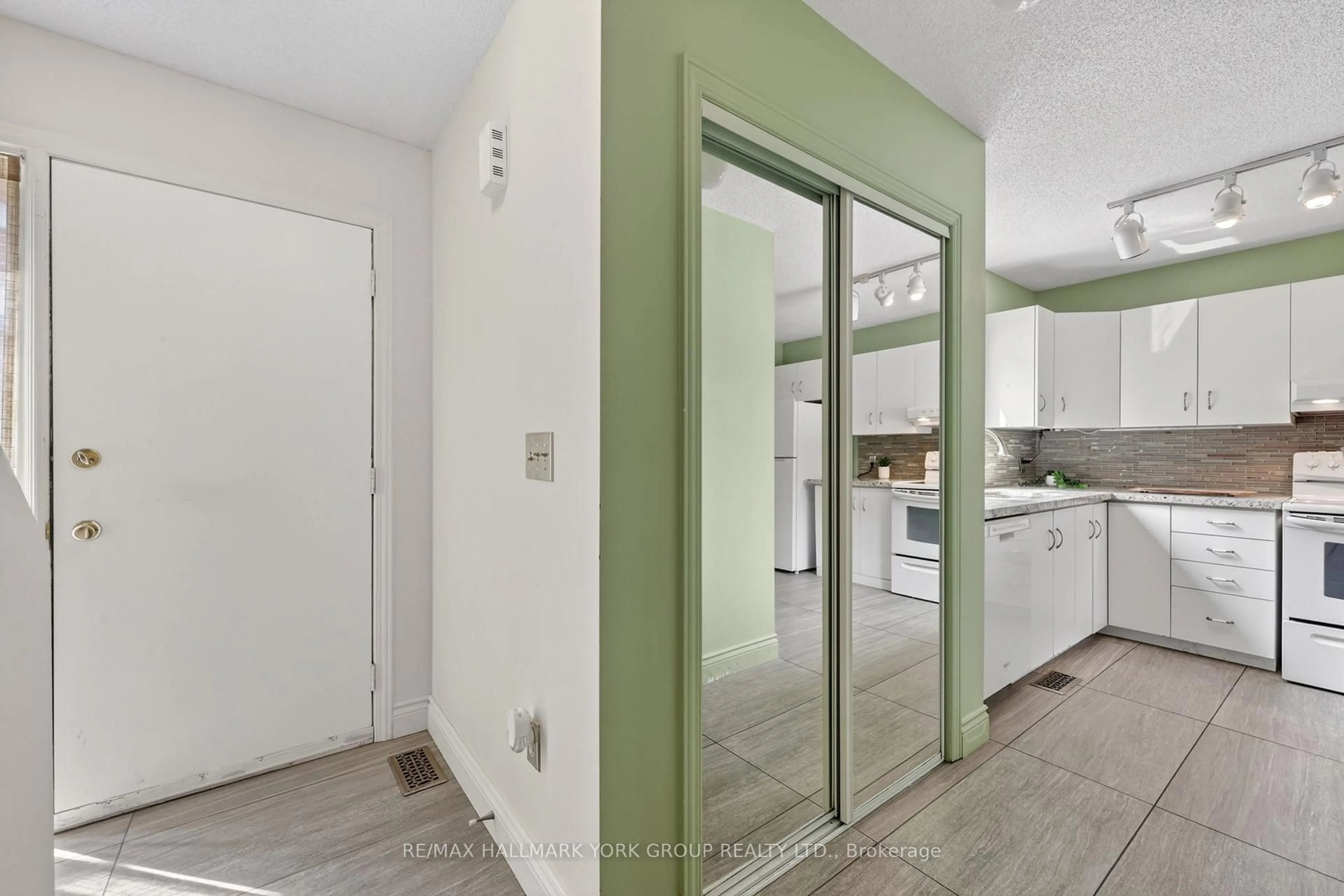 Unknown for 115 Southbank Dr #1, Bracebridge Ontario P1L 1G3