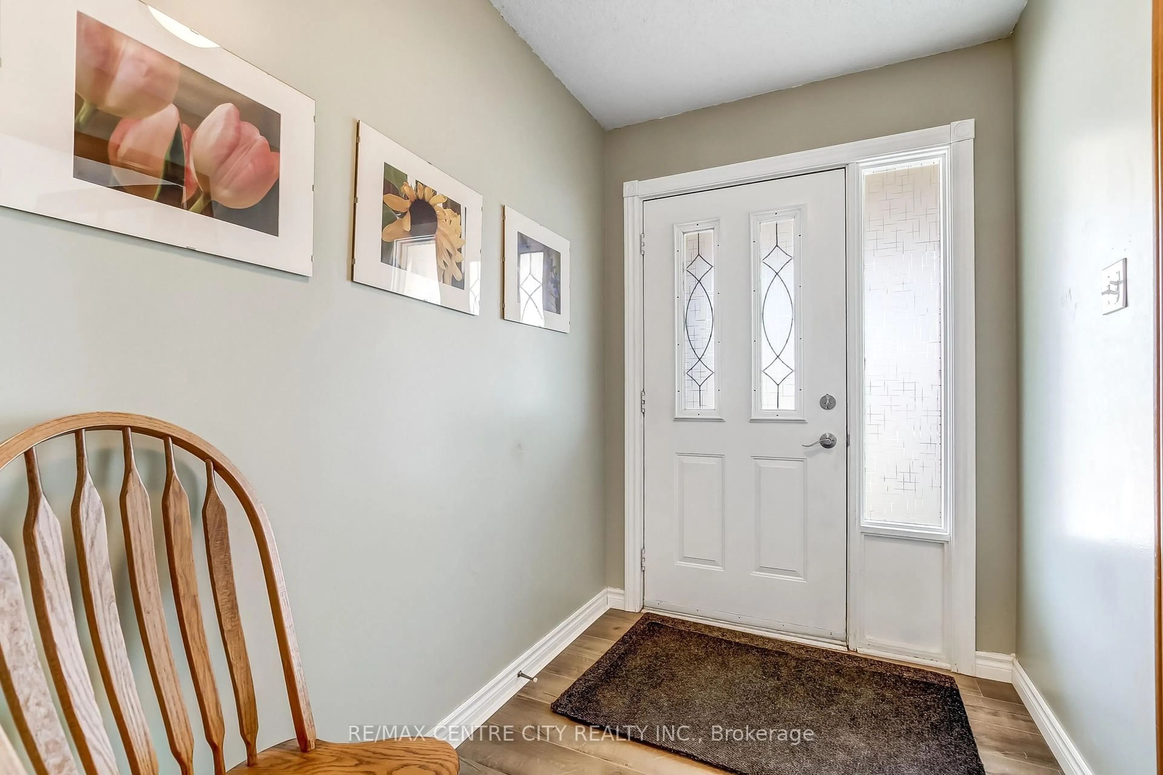 Indoor entryway for 79 Ashley Cres, London South Ontario N6E 3P8