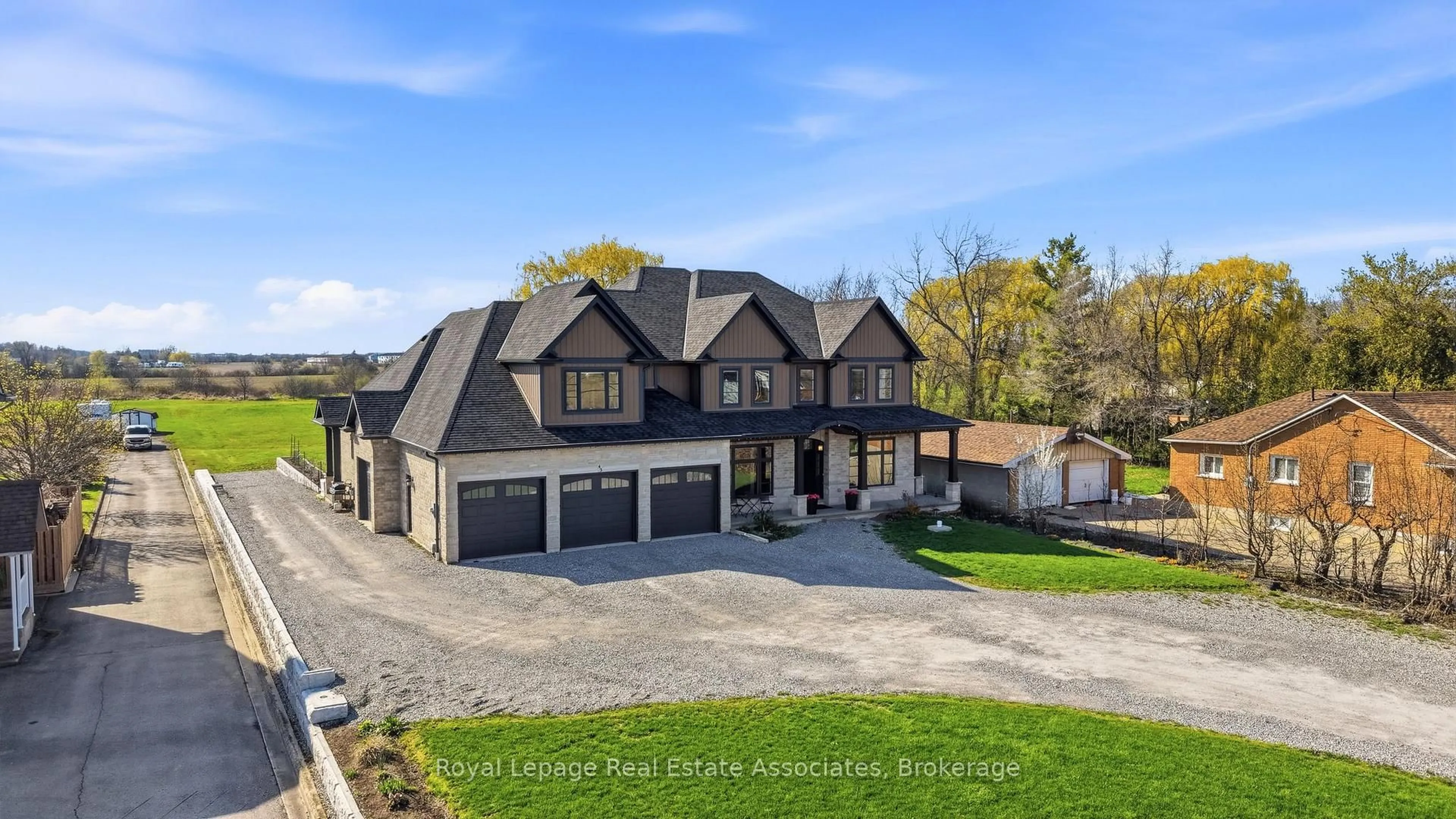 A pic from outside/outdoor area/front of a property/back of a property/a pic from drone, unknown for 43 Third Rd, Hamilton Ontario L8J 3J5