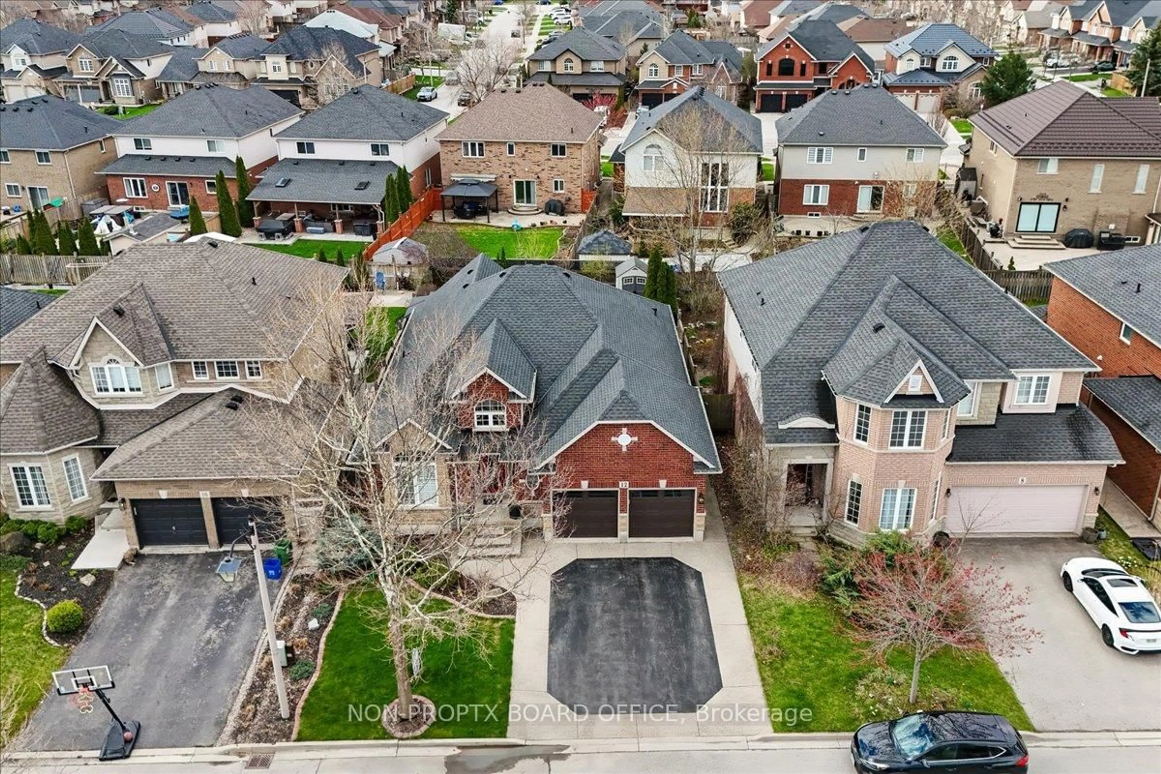 A pic from outside/outdoor area/front of a property/back of a property/a pic from drone, street for 12 Sophia Dr, Hamilton Ontario L0R 1P0
