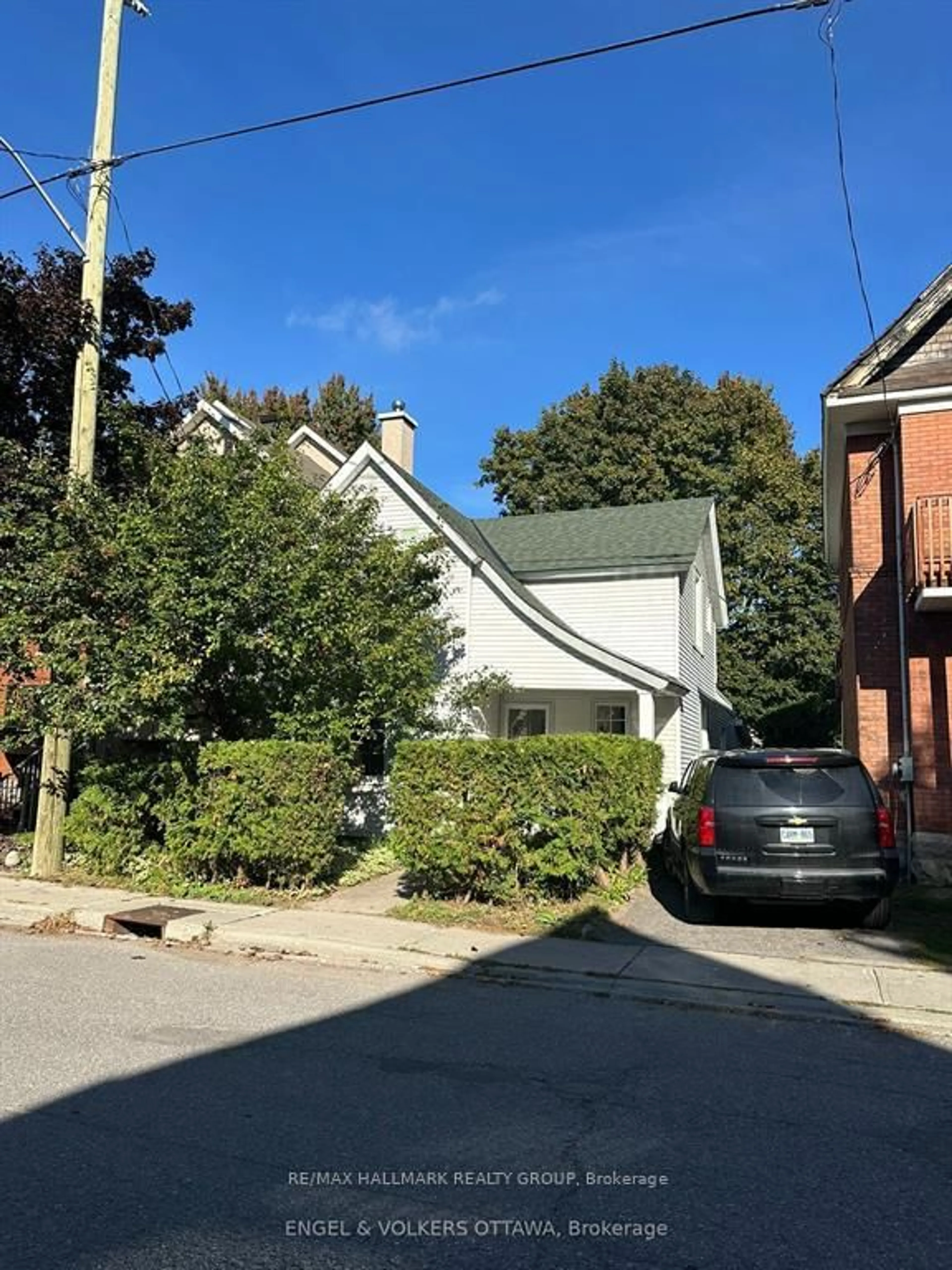 Home with brick exterior material, street for 89 Waverley St, Ottawa Ontario K2P 0V1
