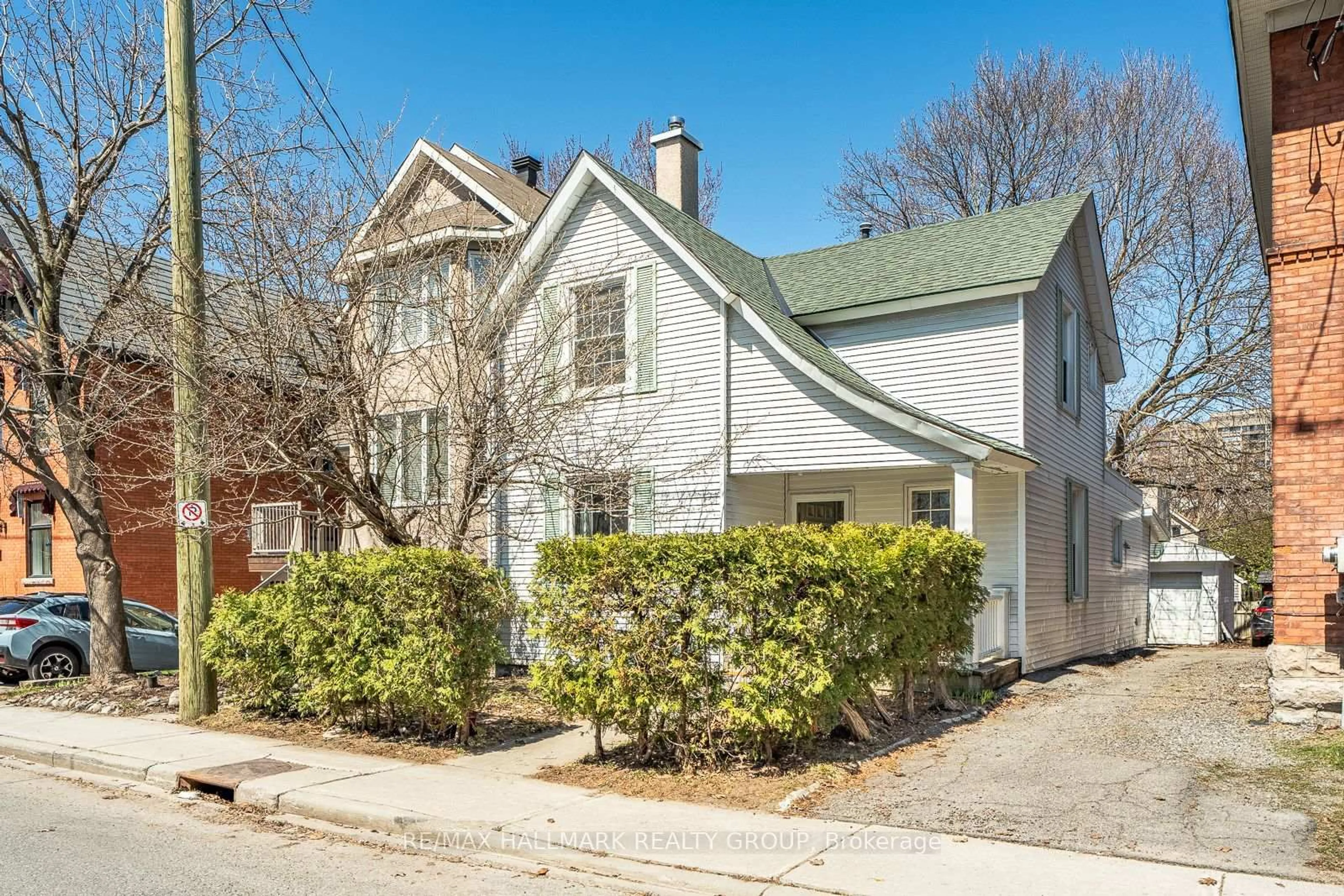 Unknown for 89 Waverley St, Ottawa Ontario K2P 0V1