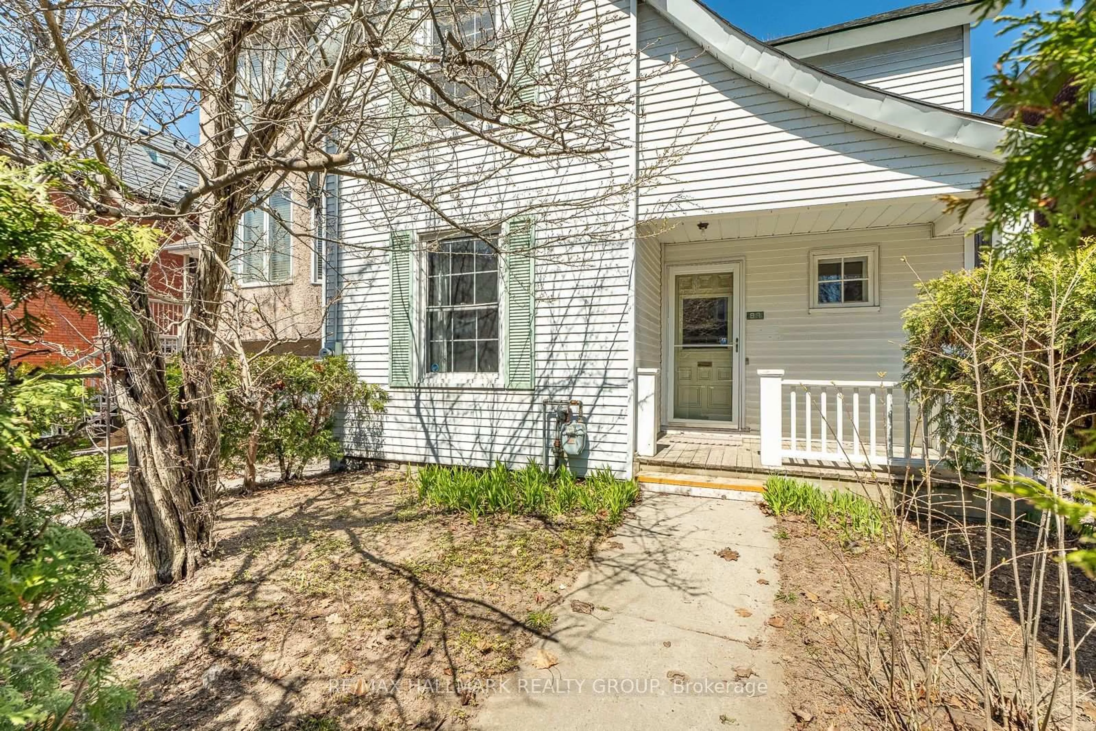 Unknown for 89 Waverley St, Ottawa Ontario K2P 0V1