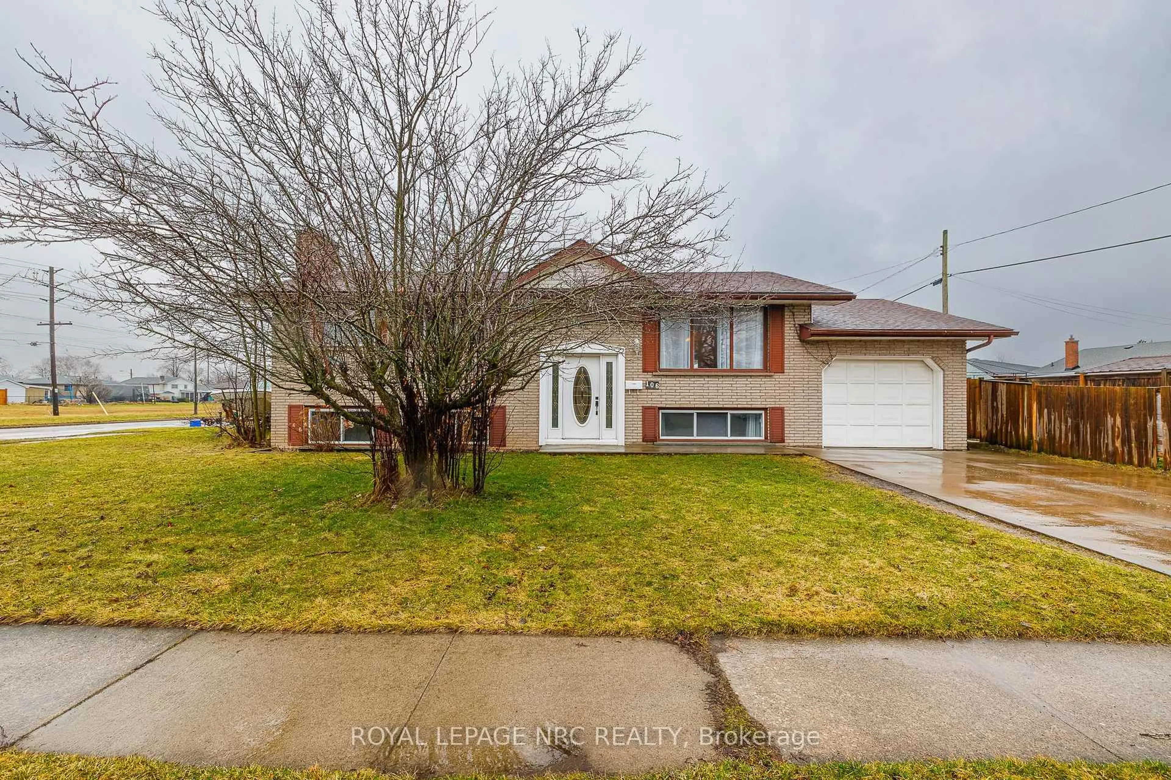Home with brick exterior material, street for 106 Lewis St, Welland Ontario L3B 4V7