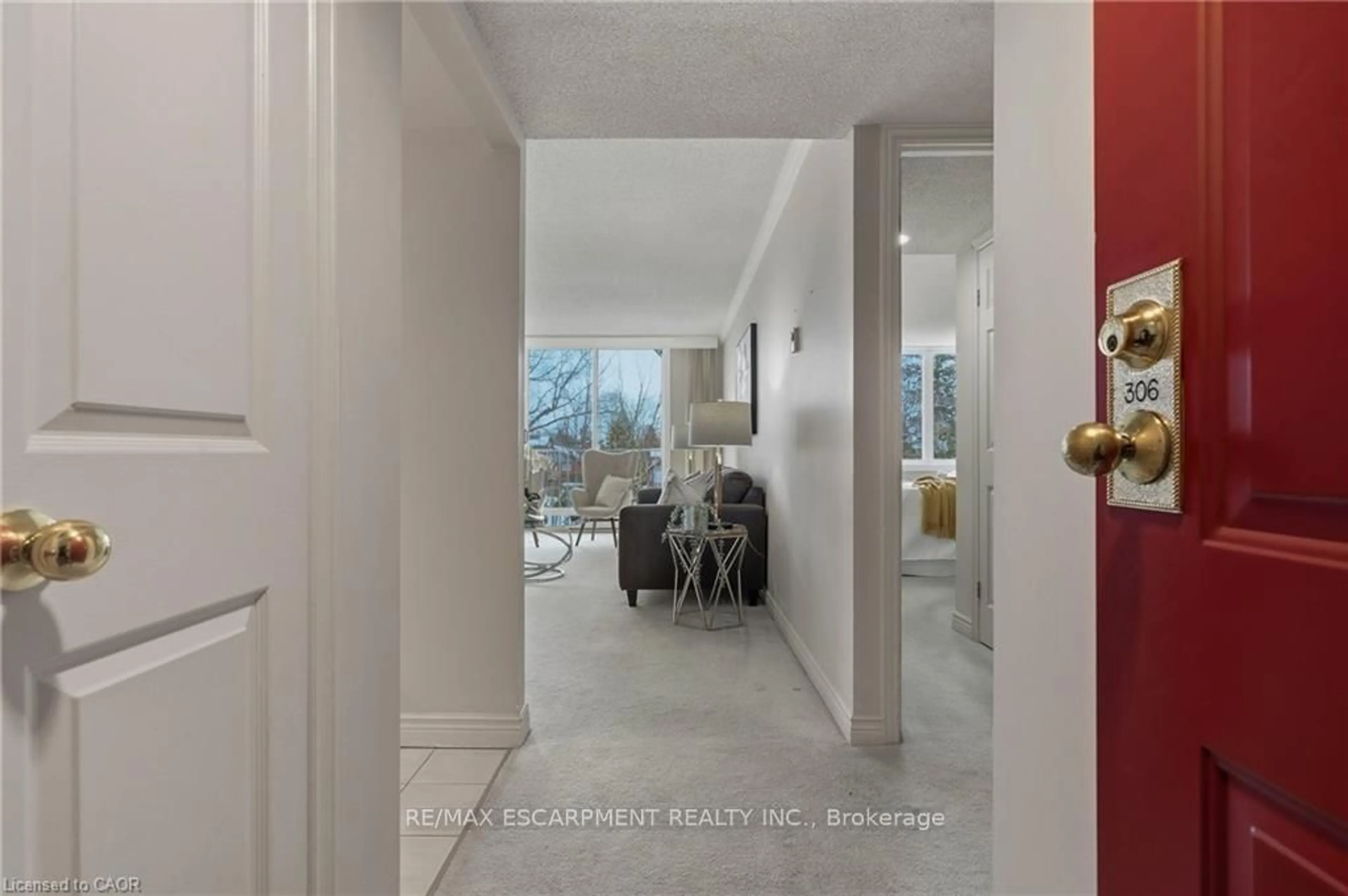 Indoor entryway for 150 WILSON St #306, Hamilton Ontario L8R 1E2