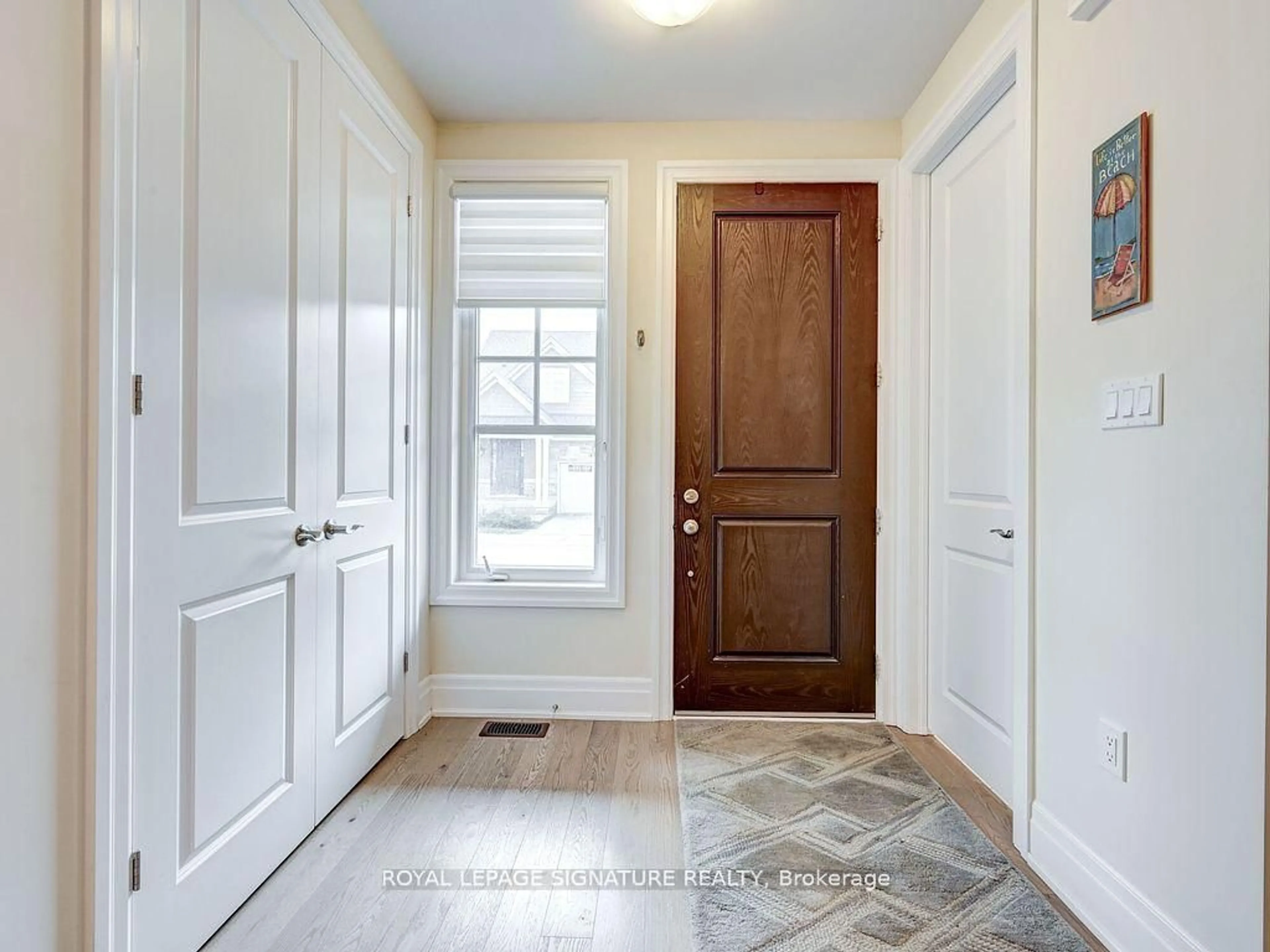 Indoor entryway for 134 Anne St, Niagara-on-the-Lake Ontario L0S 1J0