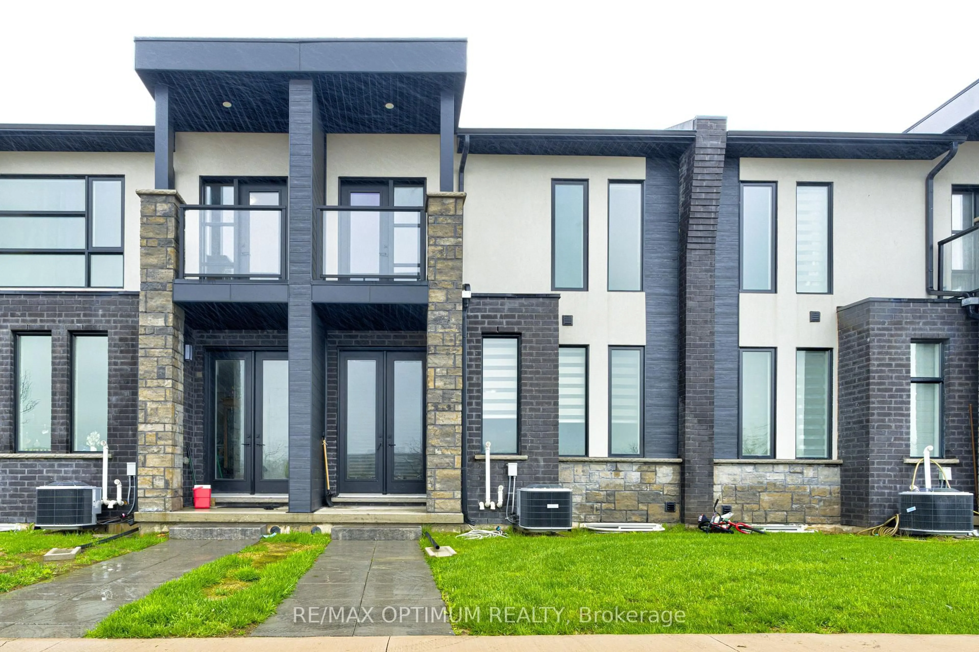 Home with brick exterior material, street for 64 Keystone Tr, Welland Ontario L3B 0N8