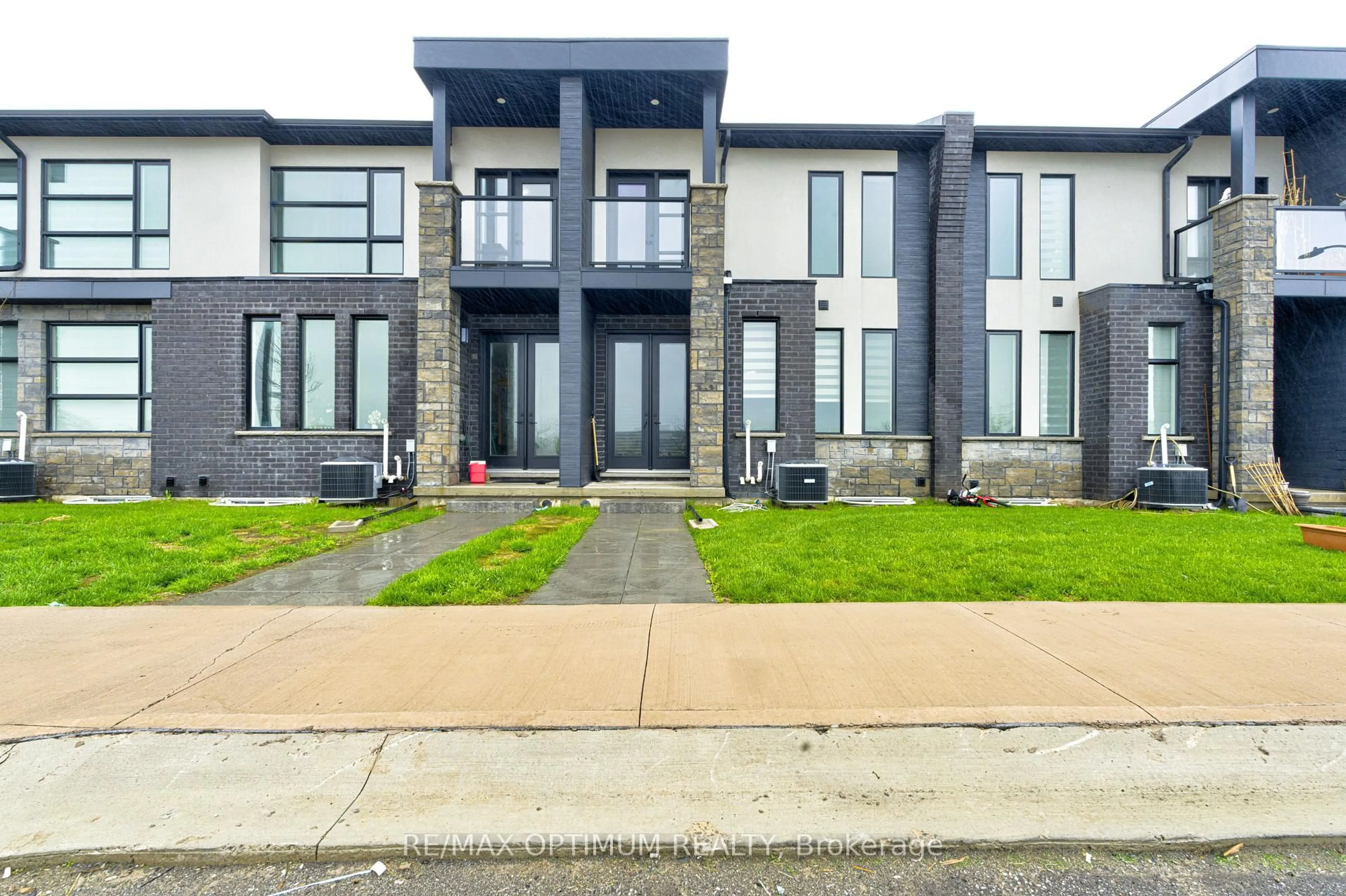 Home with brick exterior material, street for 64 Keystone Tr, Welland Ontario L3B 0N8