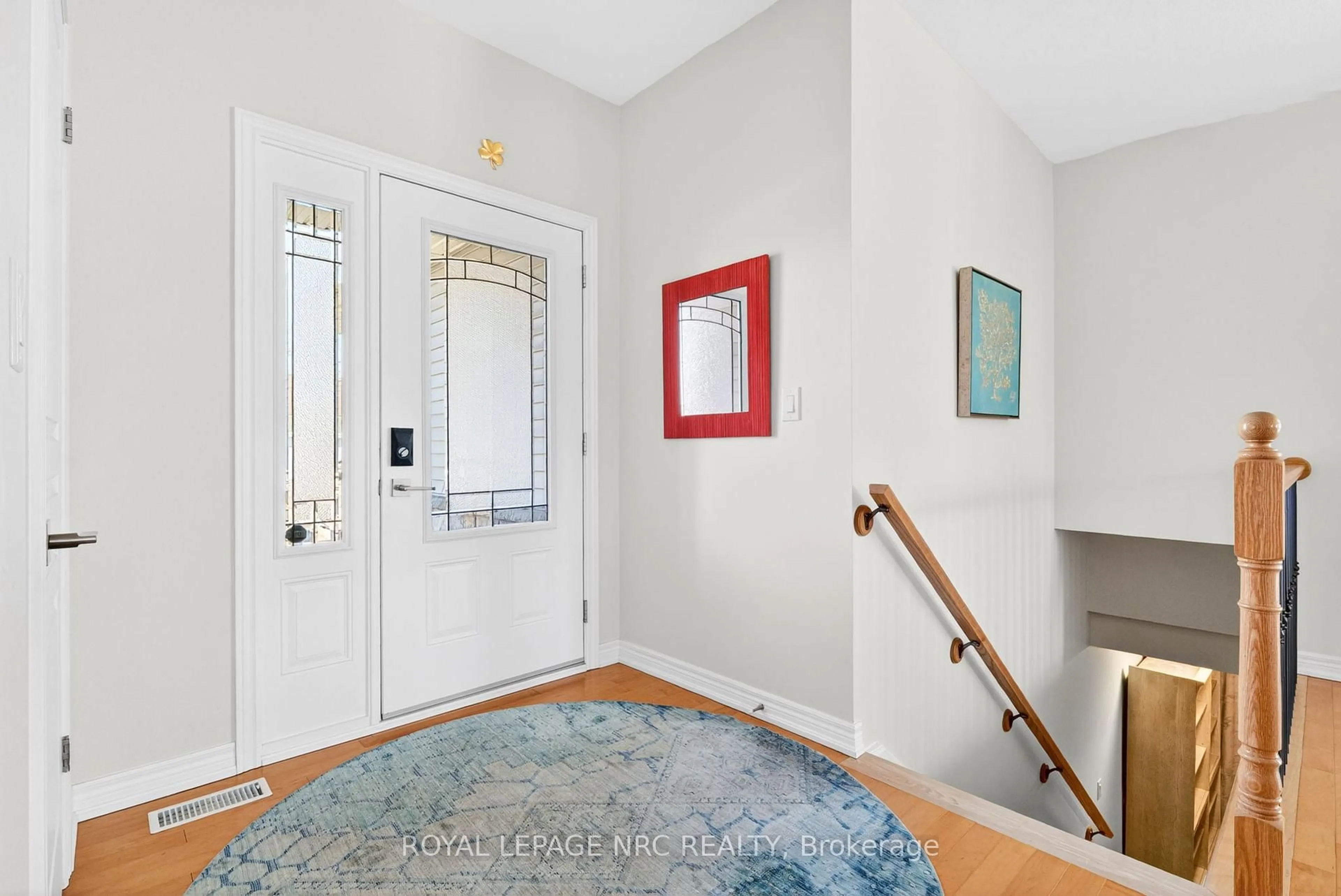 Indoor entryway for 30 Drummond Cres, Fort Erie Ontario L2A 1L2