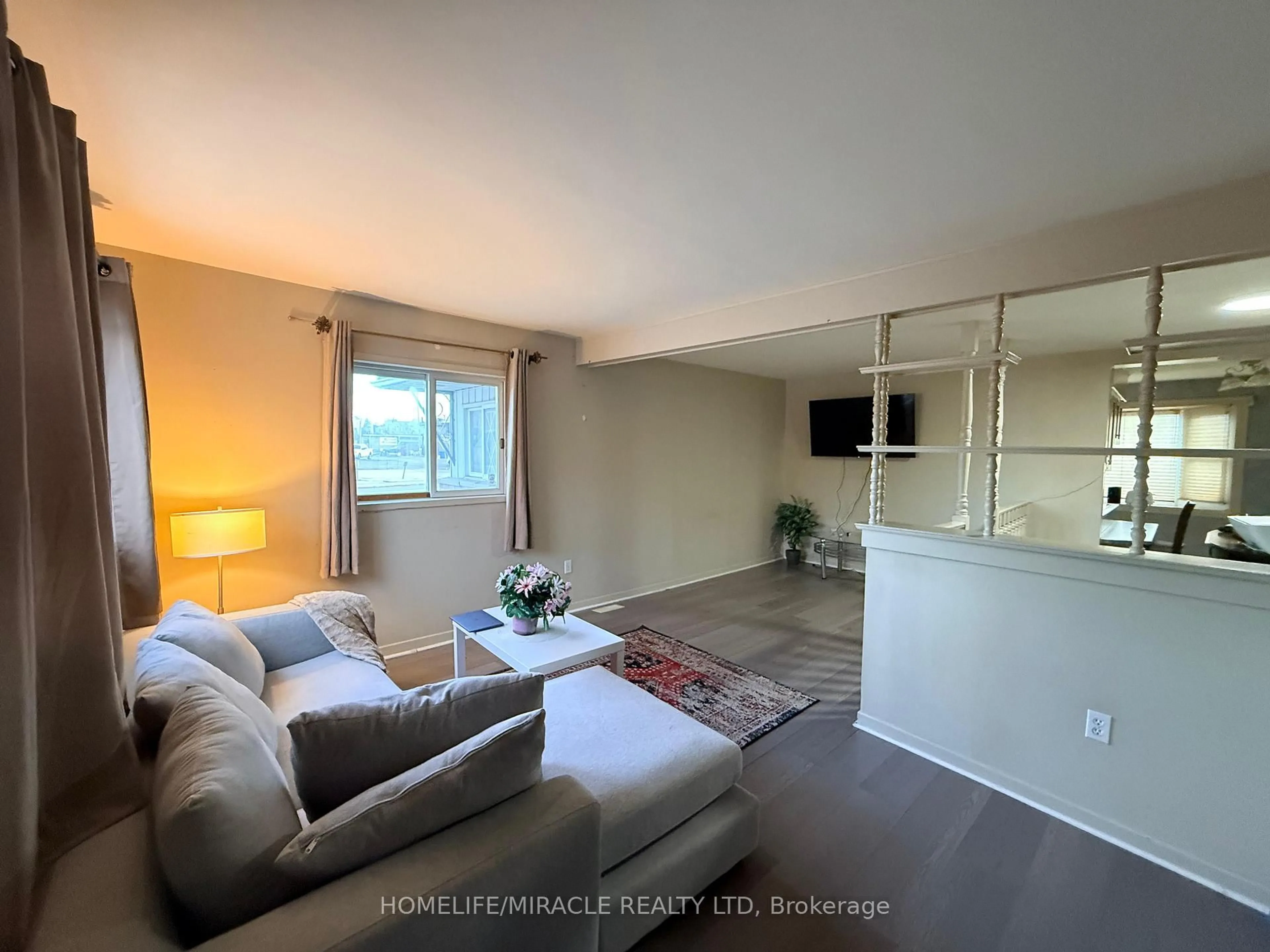 Living room with furniture, unknown for 217 Creek St, Chatham-Kent Ontario N8A 4C1