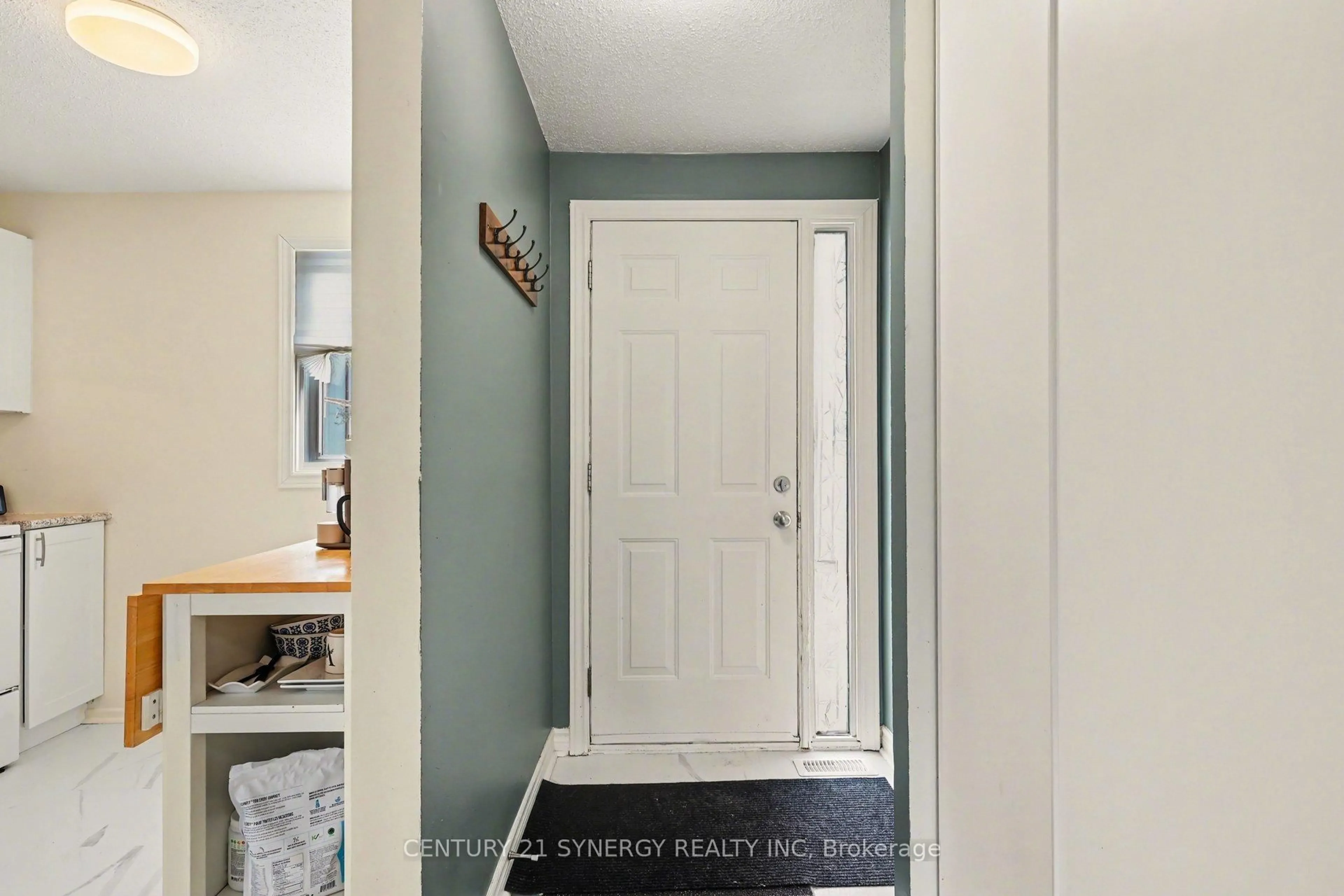 Indoor entryway for 24 Sherway Dr #65, Ottawa Ontario K2J 1N3