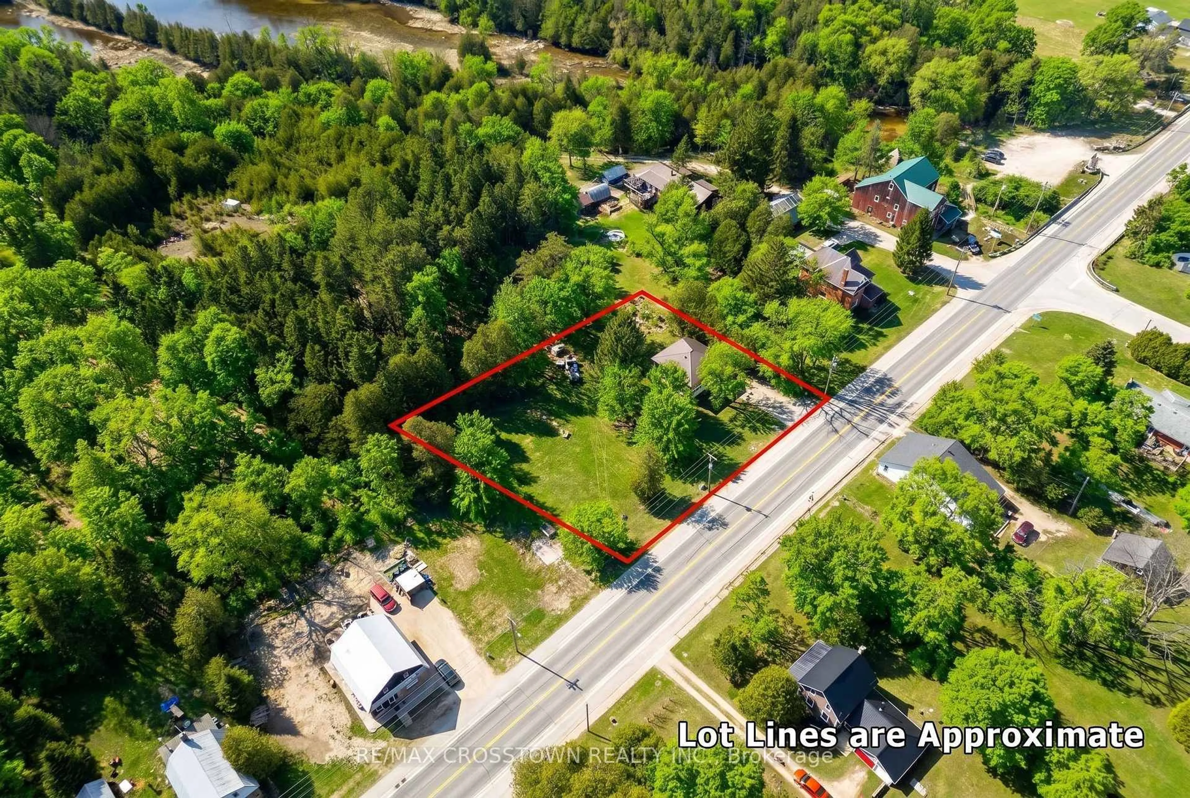 A pic from outside/outdoor area/front of a property/back of a property/a pic from drone, street for 316056 Highway 6 Highway, Chatsworth Ontario N0H 2V0