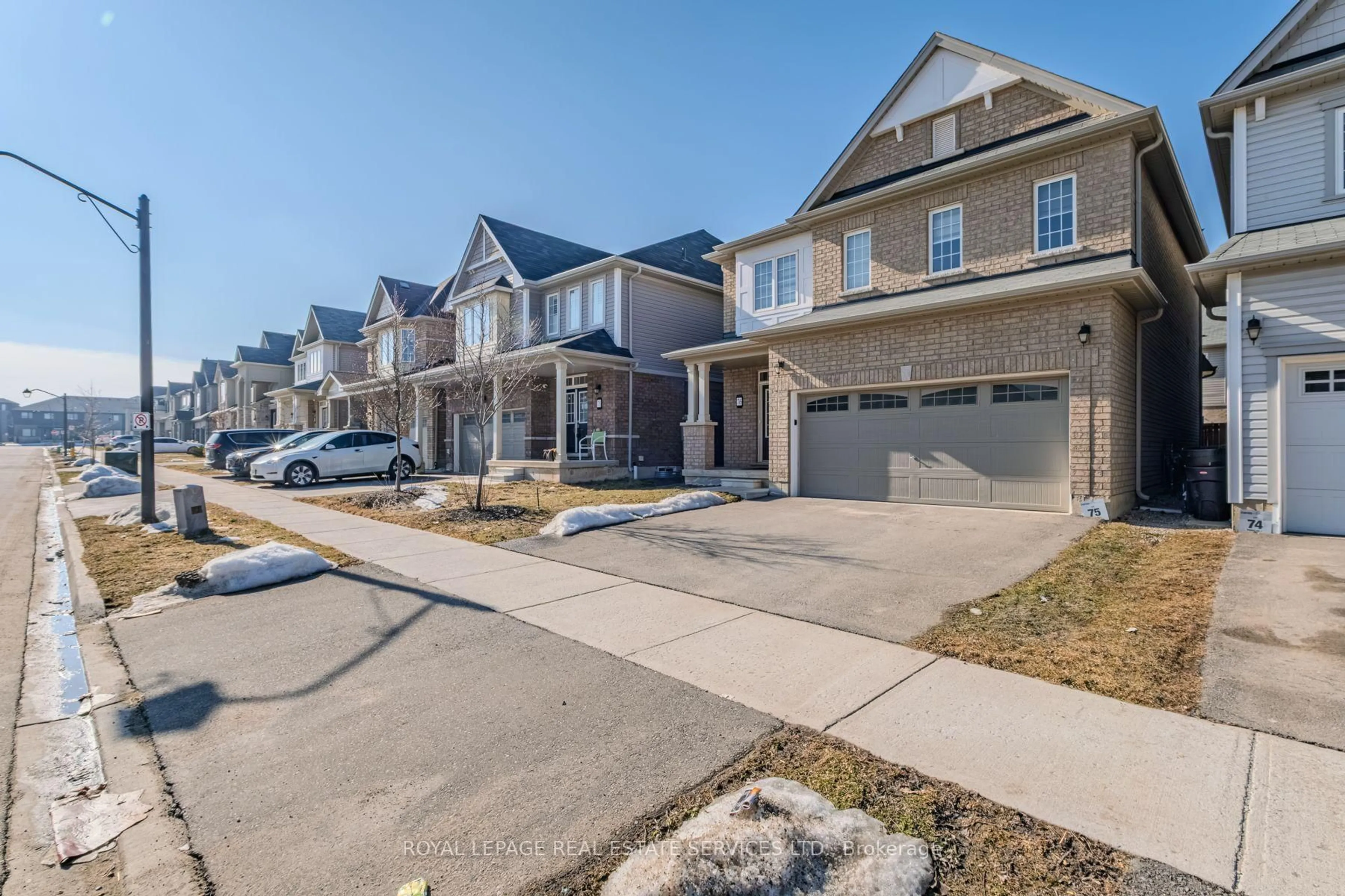 A pic from outside/outdoor area/front of a property/back of a property/a pic from drone, street for 76 Cooke Ave, Brantford Ontario N3T 0S1