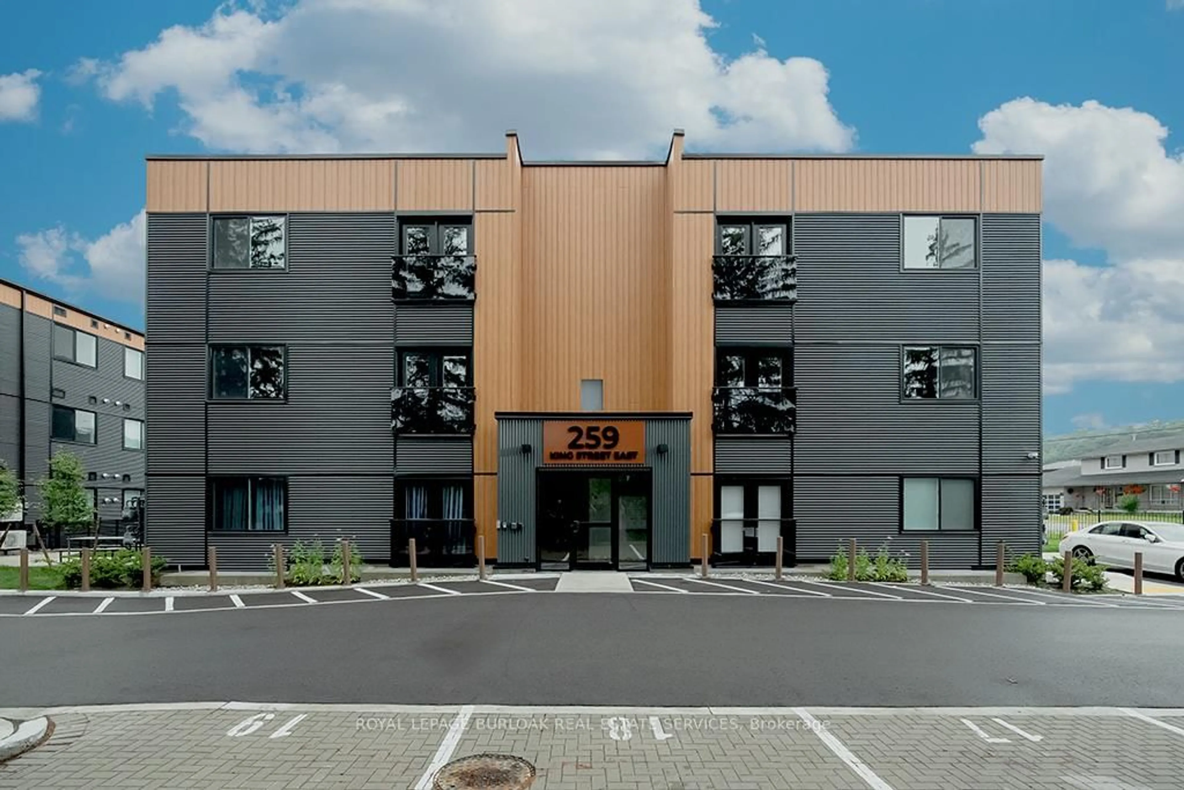 Unknown for 259 King St #3A, Hamilton Ontario L8G 1L9