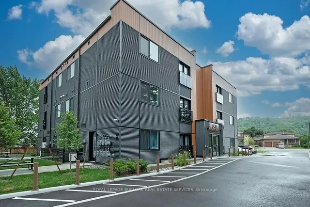 259 King St #3A, Hamilton 2