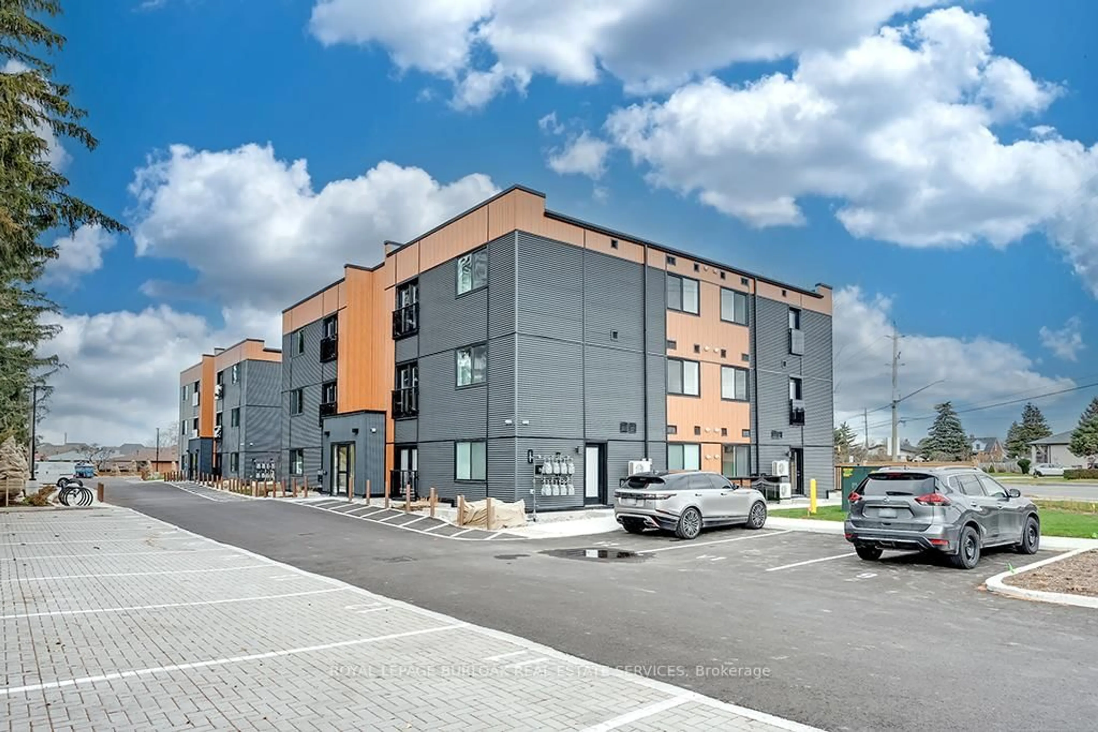 Patio, street for 259 King St #3A, Hamilton Ontario L8G 1L9