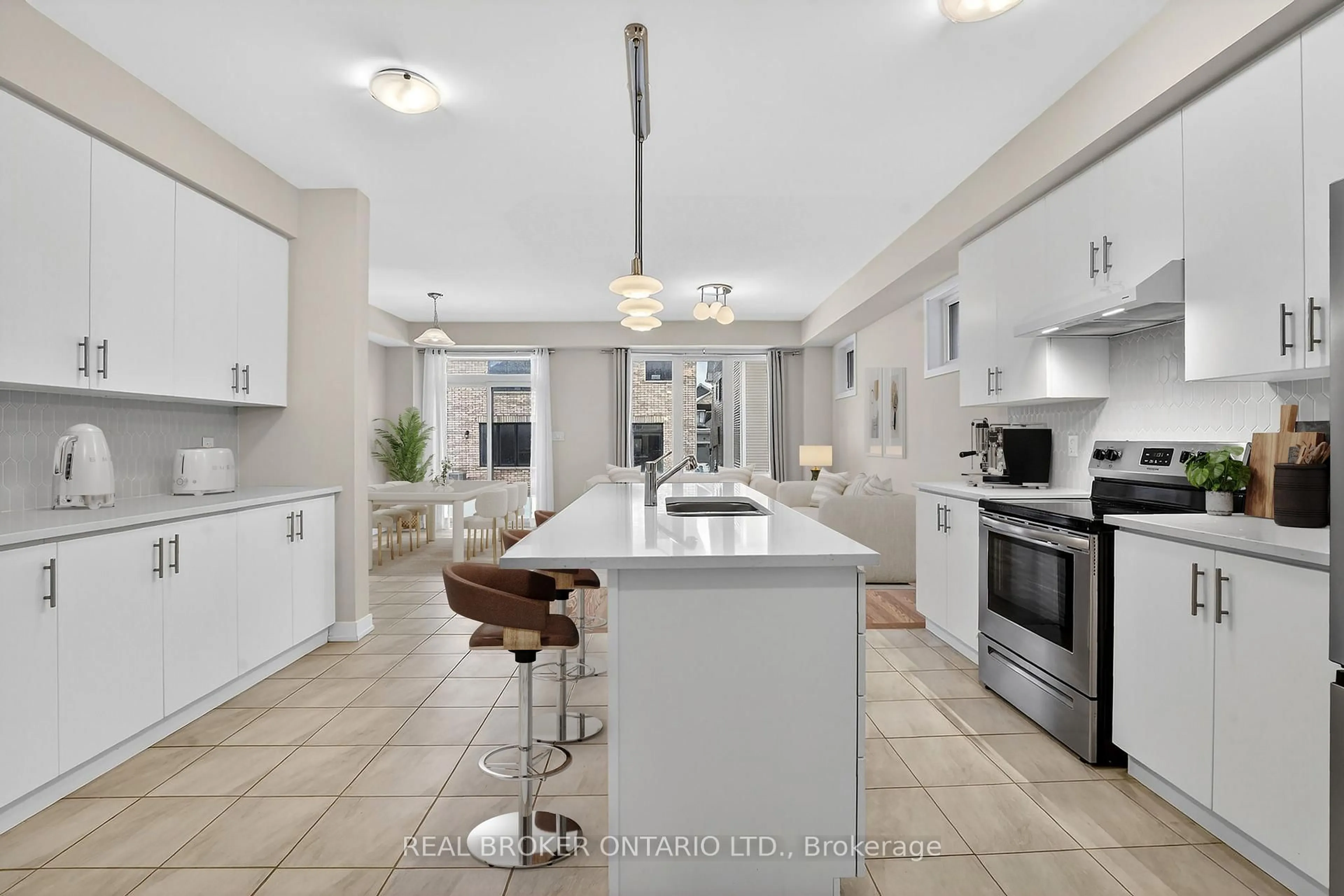 Open concept kitchen, ceramic/tile floor for 42 Sunflower Cres, Thorold Ontario L3B 0L3