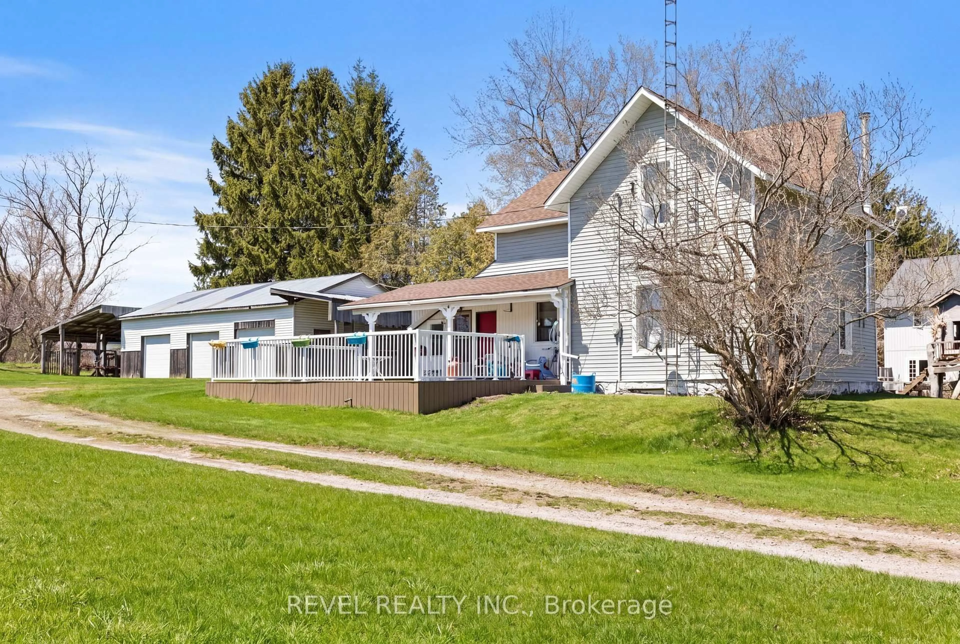 A pic from outside/outdoor area/front of a property/back of a property/a pic from drone, street for 270 Washburn Island Rd, Kawartha Lakes Ontario K0M 2C0