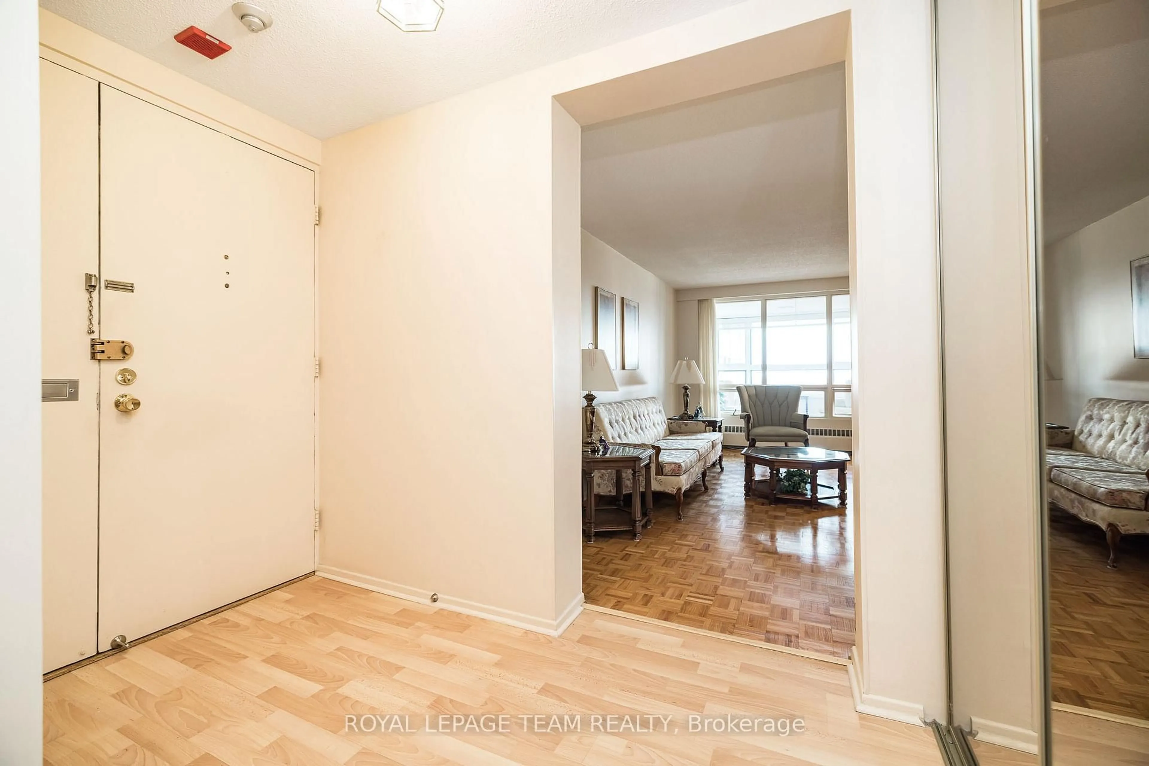 Unknown for 1356 Meadowlands Dr #701, Ottawa Ontario K2E 6K6