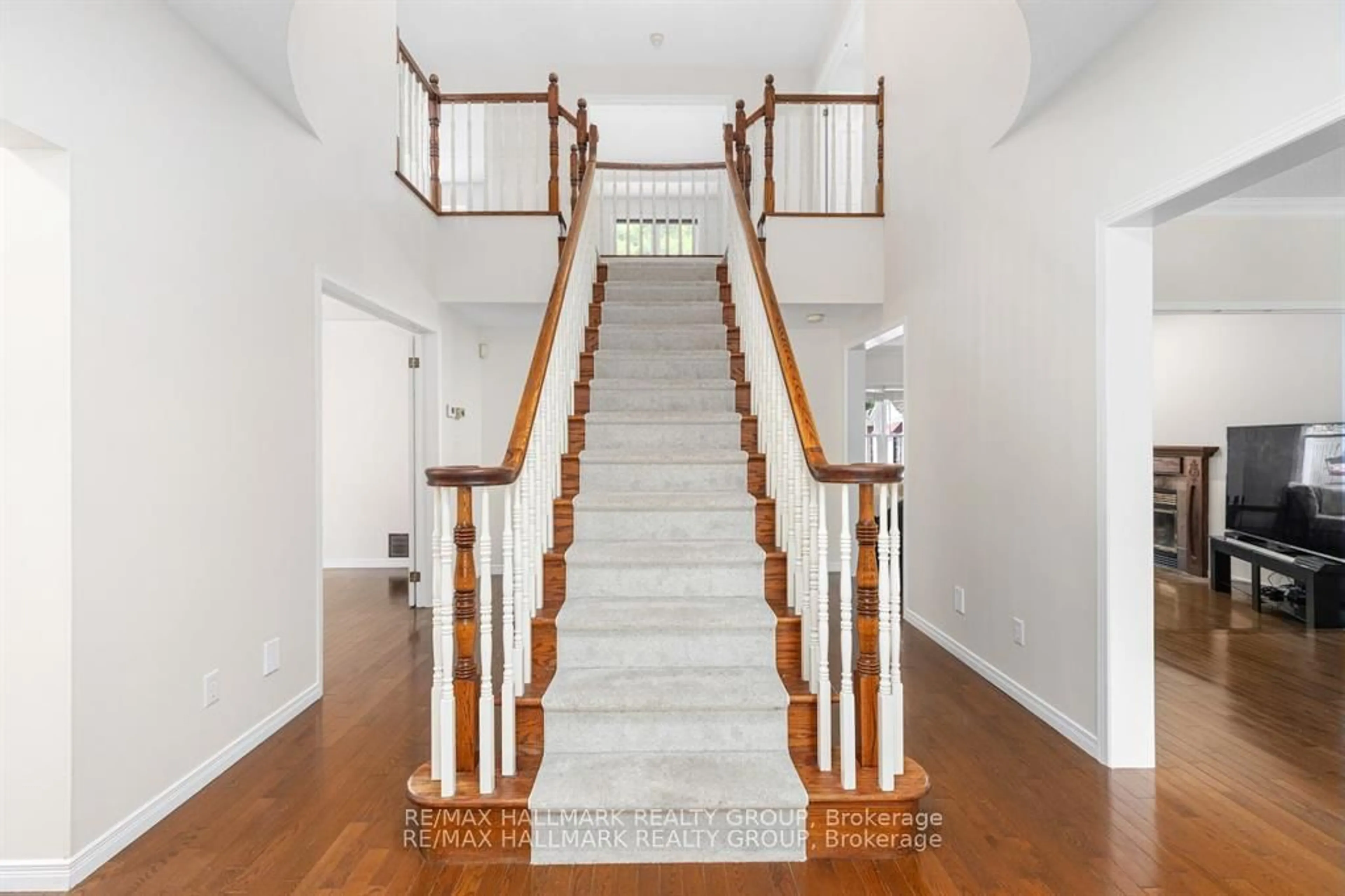 Stairs for 1404 Montresor Way, Orleans Ontario K4A 3C5