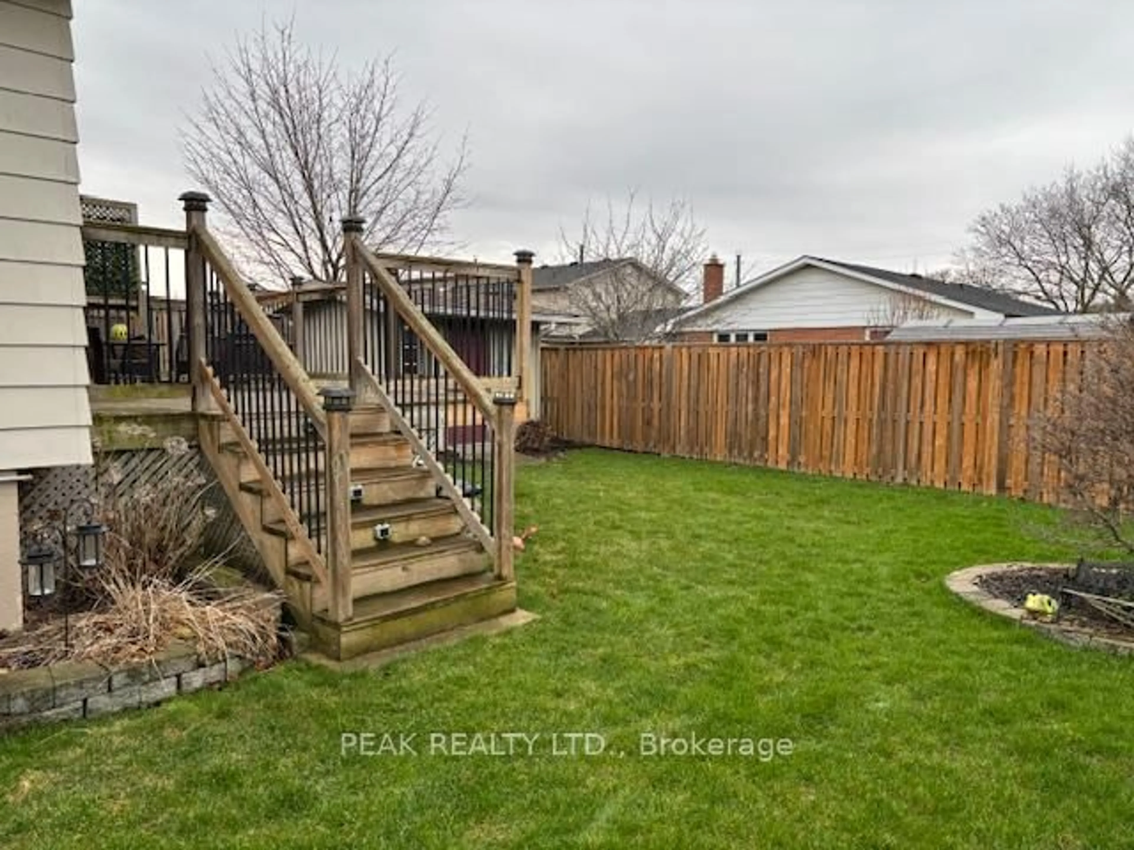 Patio, unknown for 197 Hanover Pl, Hamilton Ontario L8K 6B4