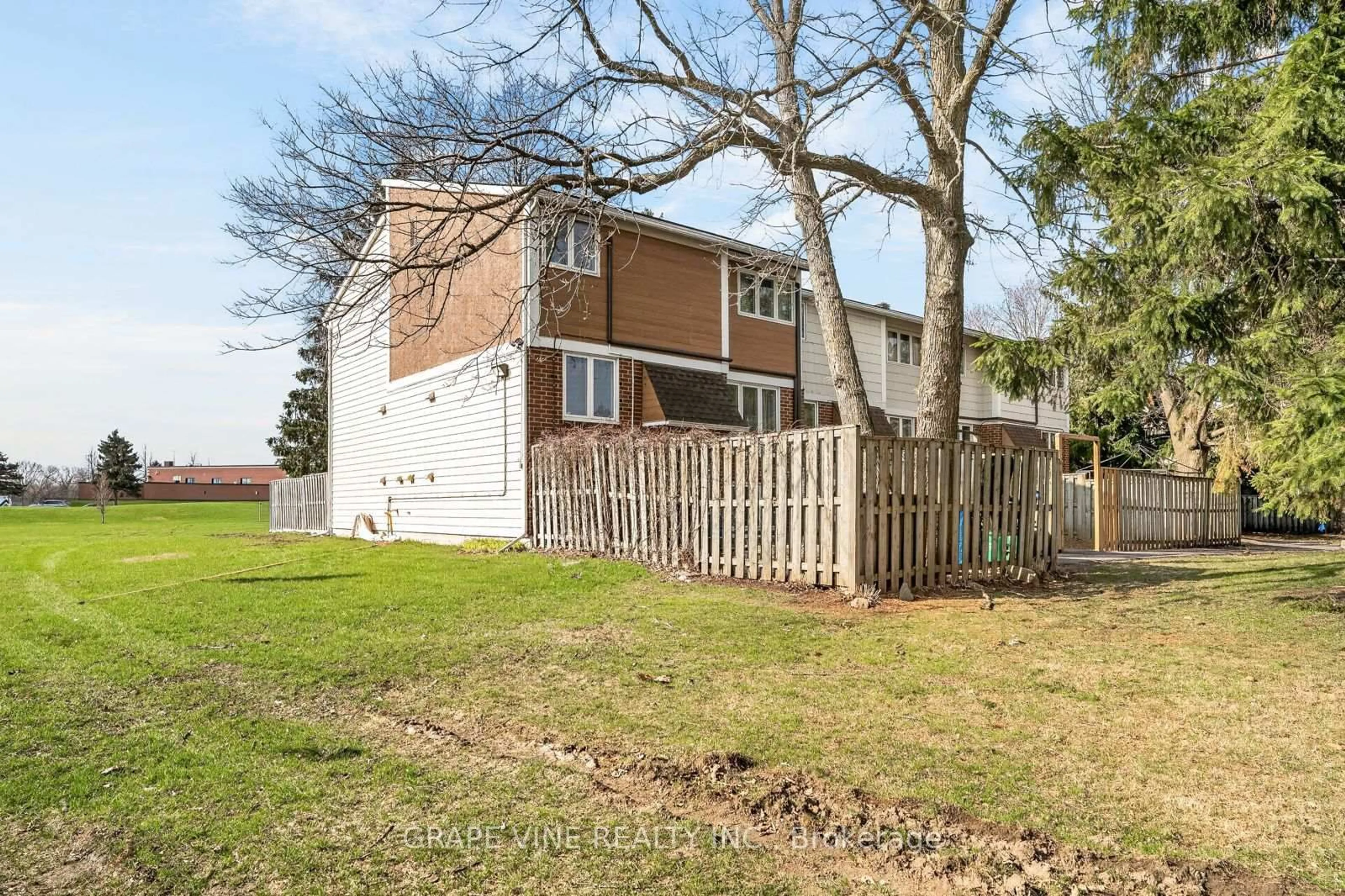 A pic from outside/outdoor area/front of a property/back of a property/a pic from drone, street for 177 Salter Cres #36, Ottawa Ontario K2K 1Y9