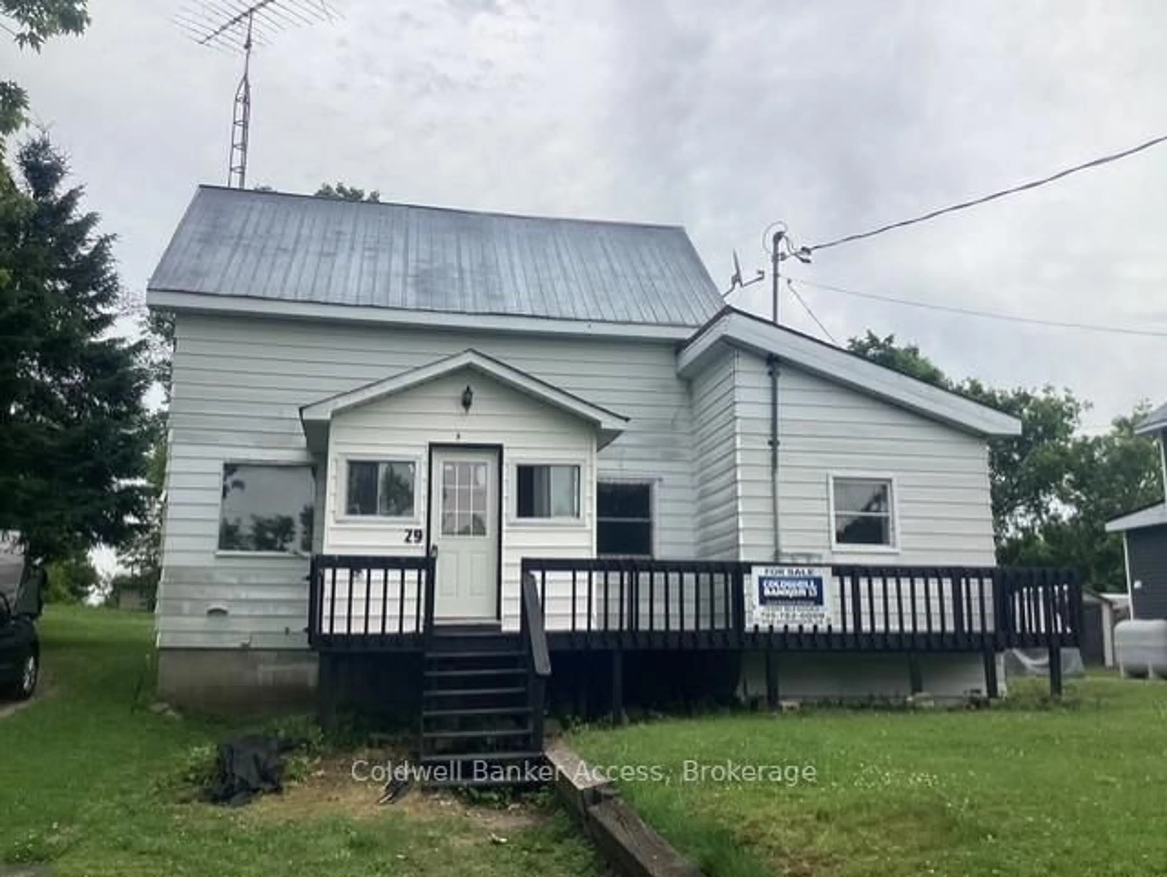 Unknown for 29 Railway St, Georgian Bay Ontario P0C 1H0