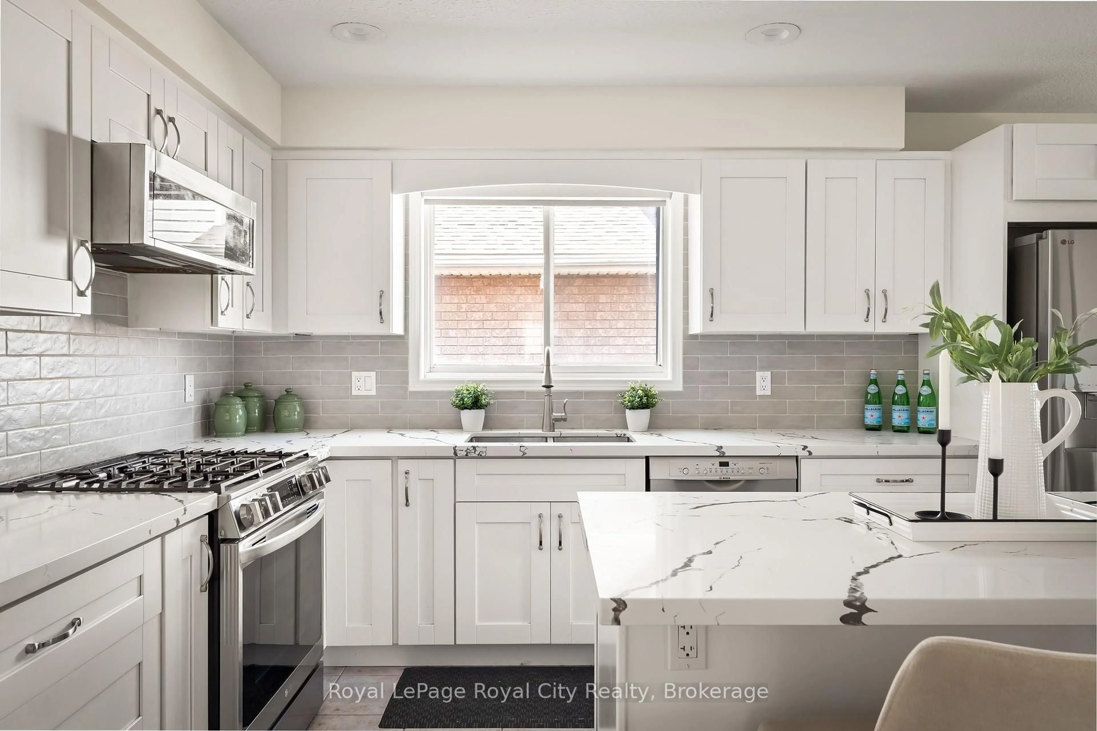 Contemporary kitchen, ceramic/tile floor for 118 Clairfields Dr, Guelph Ontario N1G 5A5