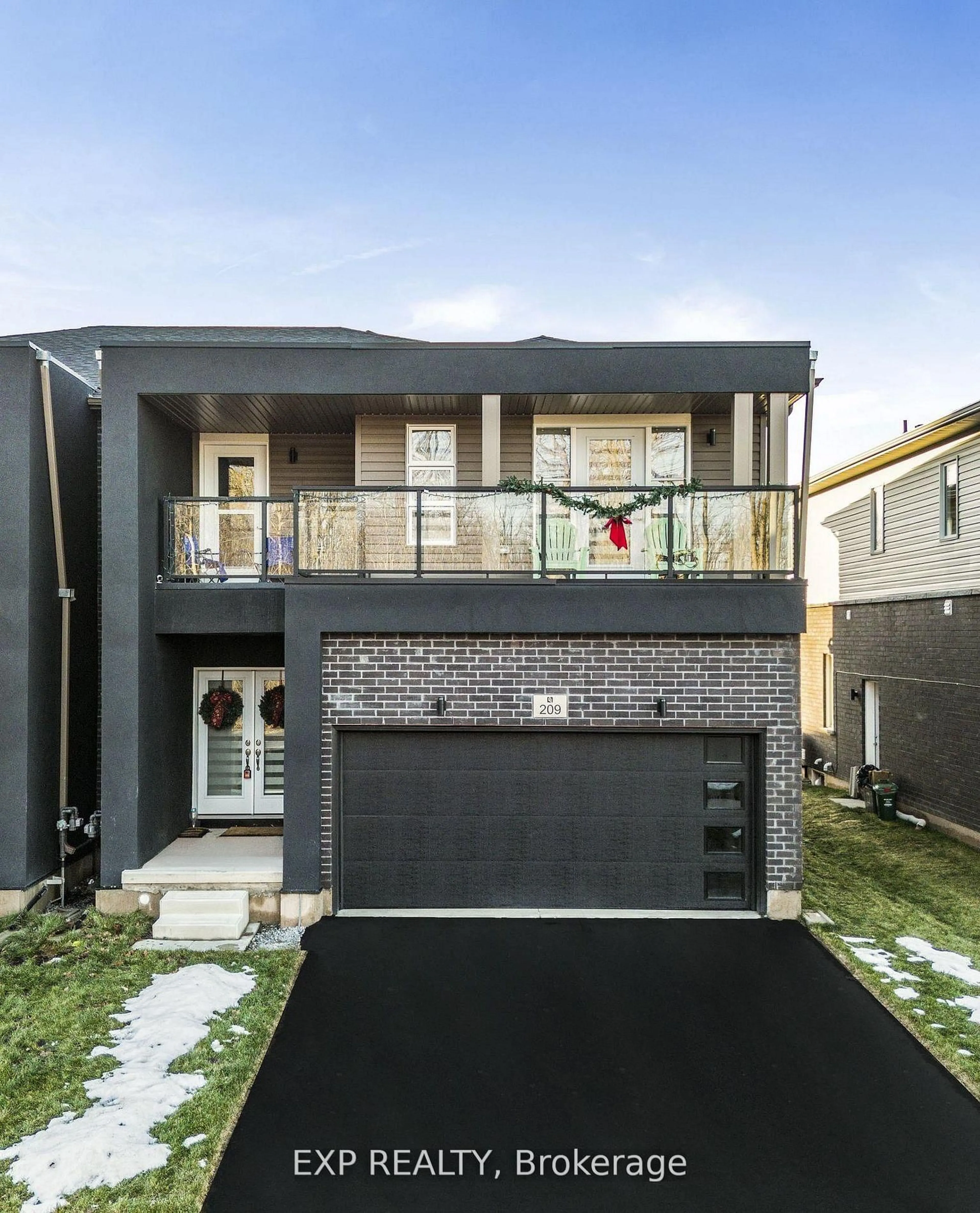 Home with brick exterior material, street for 209 Wells Ave, Fort Erie Ontario L0S 1N0