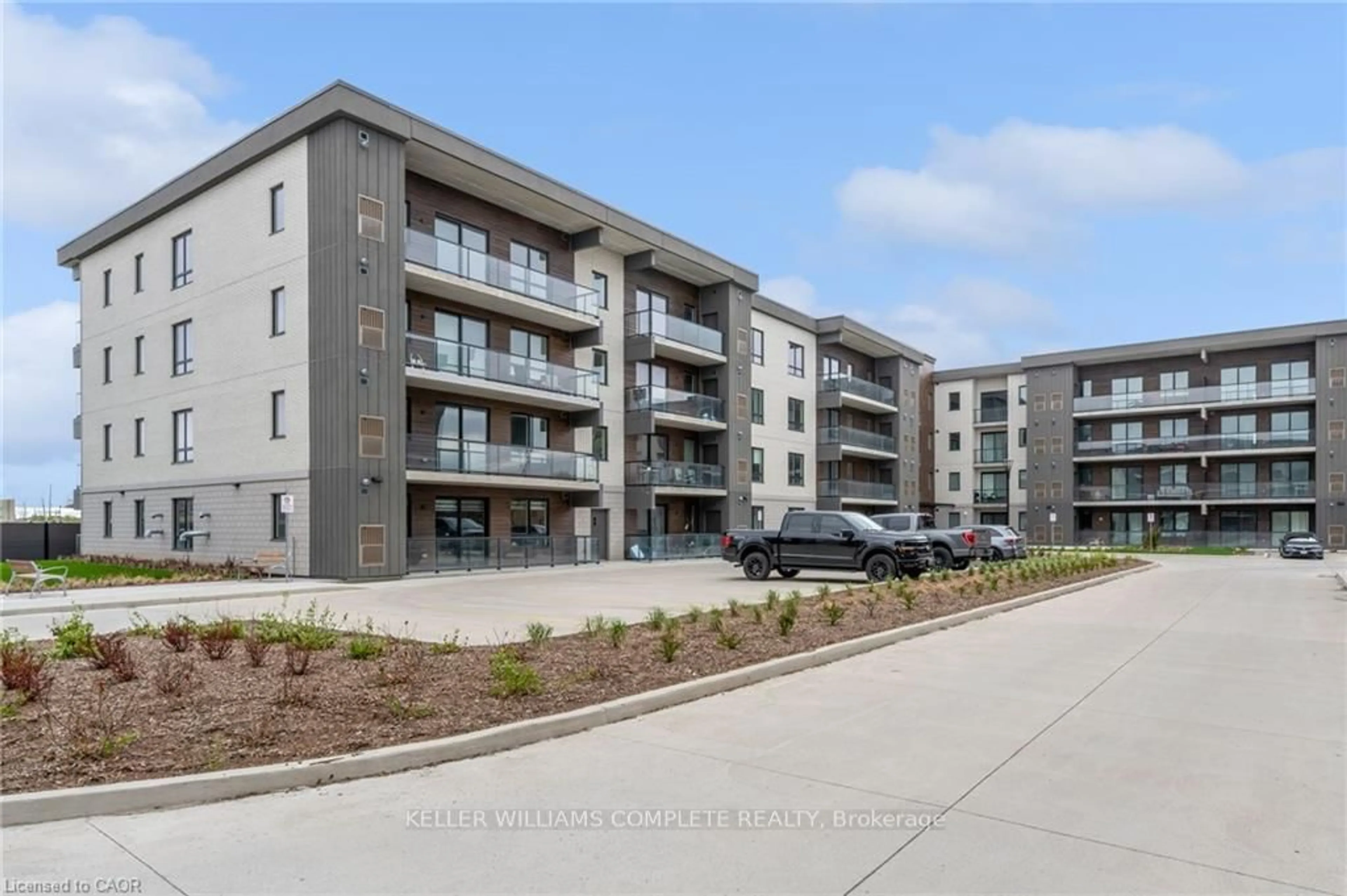 A pic from outside/outdoor area/front of a property/back of a property/a pic from drone, unknown for 7549 KALAR Rd #214, Niagara Falls Ontario L2H 2Y6