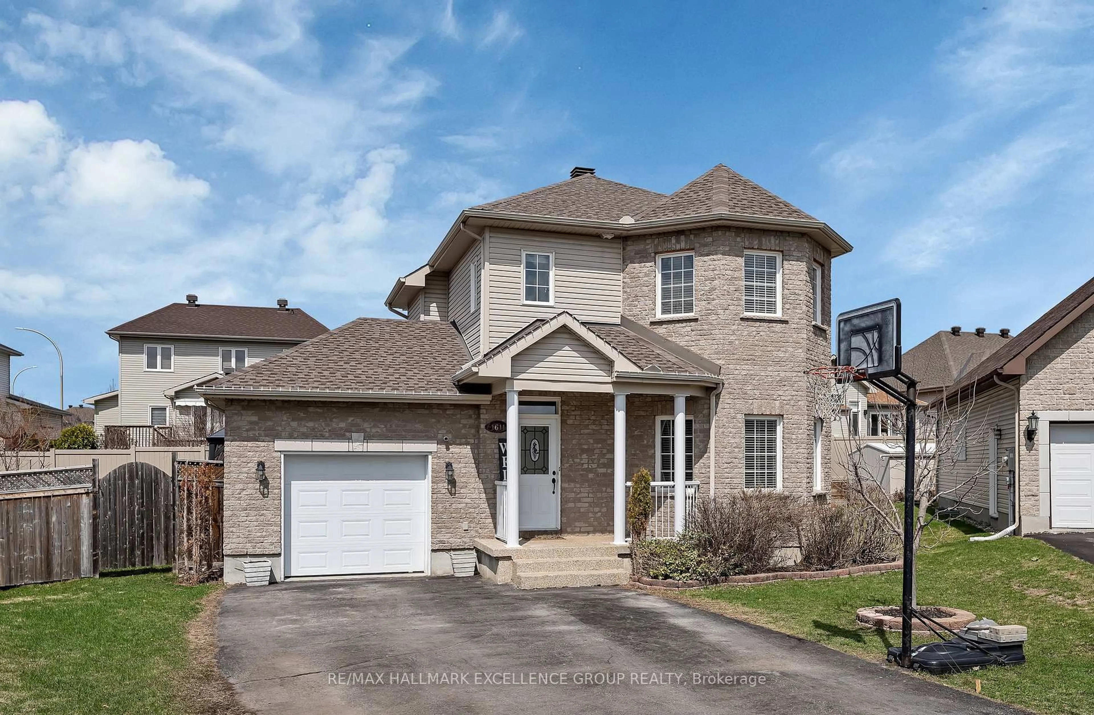 Home with brick exterior material, street for 1611 Sebastien Cres, Clarence-Rockland Ontario K4K 1V9