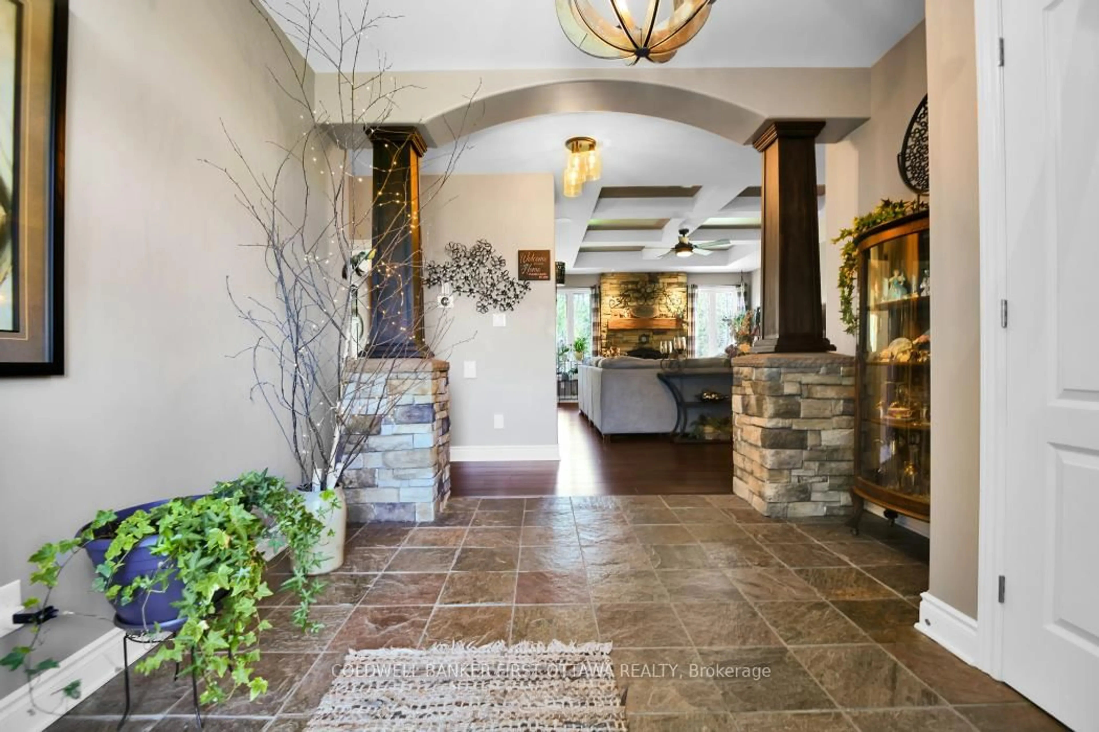 Indoor foyer for 193 Maggie's Cres, Carleton Place Ontario K7C 0C4