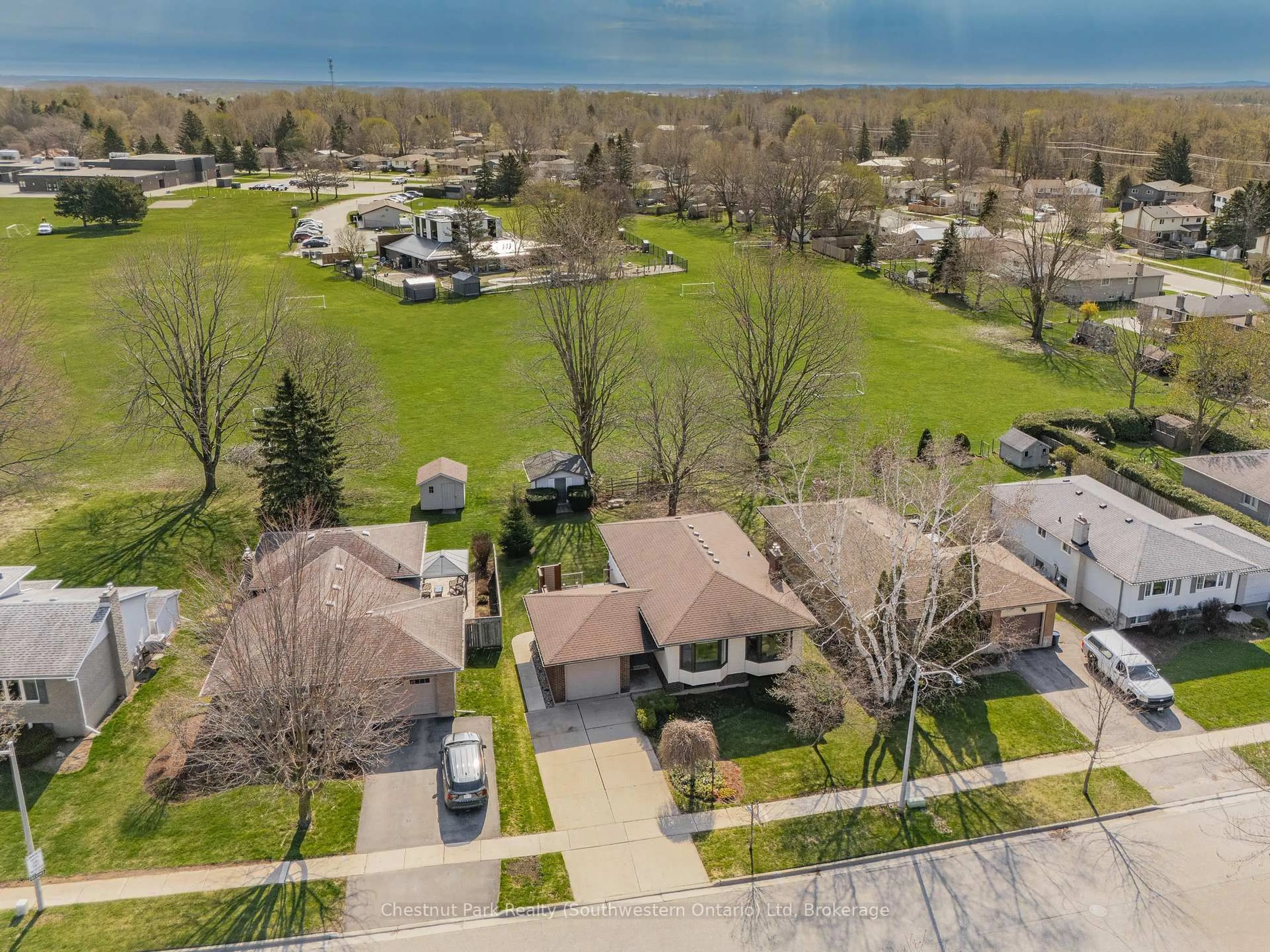 A pic from outside/outdoor area/front of a property/back of a property/a pic from drone, street for 157 ORIOLE Pkwy, Woolwich Ontario N3B 1C6