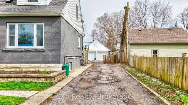 78 Price Ave, Welland 3