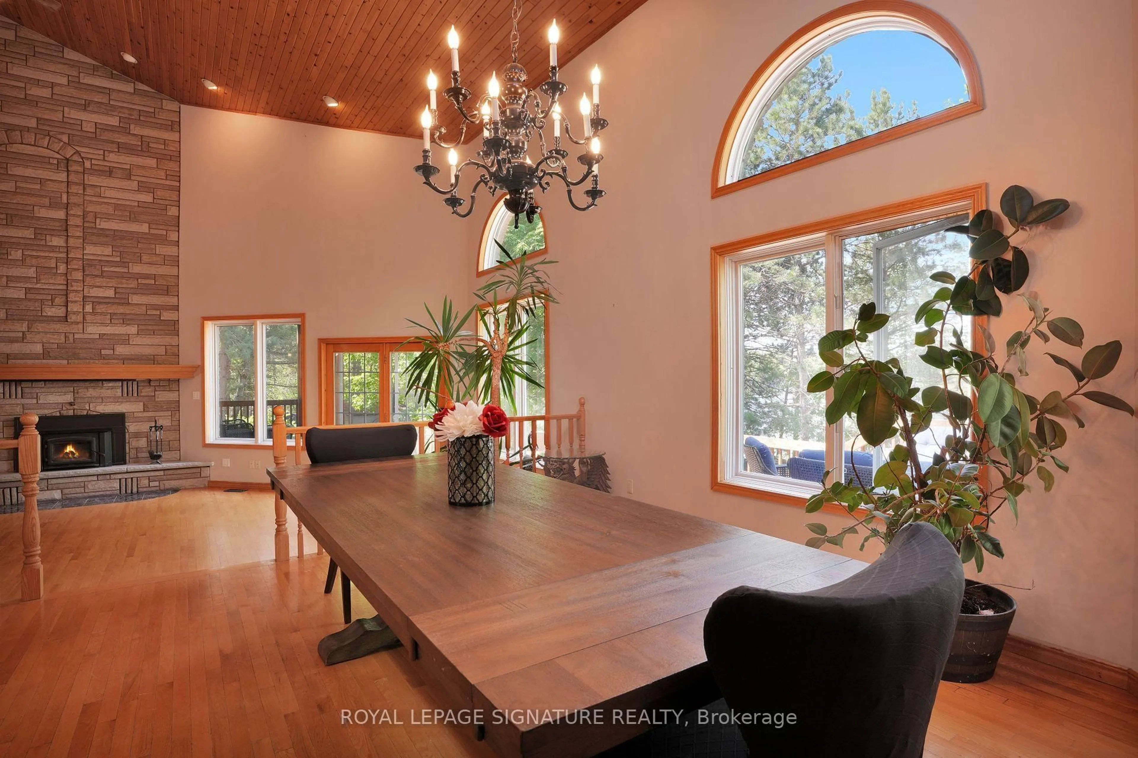 Dining room, wood/laminate floor for 40249 Combermere Rd, Barry's Bay Ontario K0J 1B0