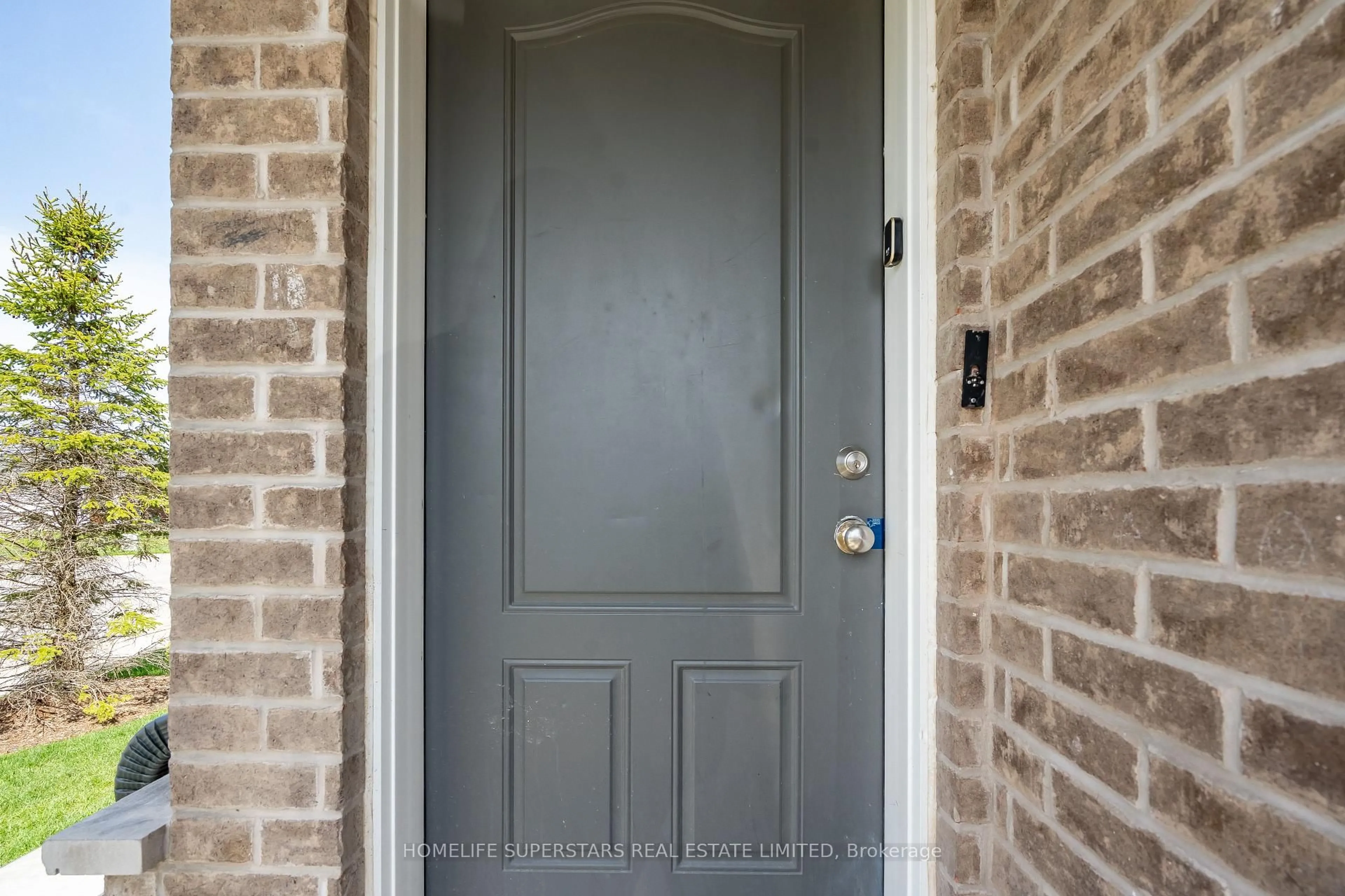 Indoor entryway for 7768 ASCOT Circ #51, Niagara Falls Ontario L2H 3P9