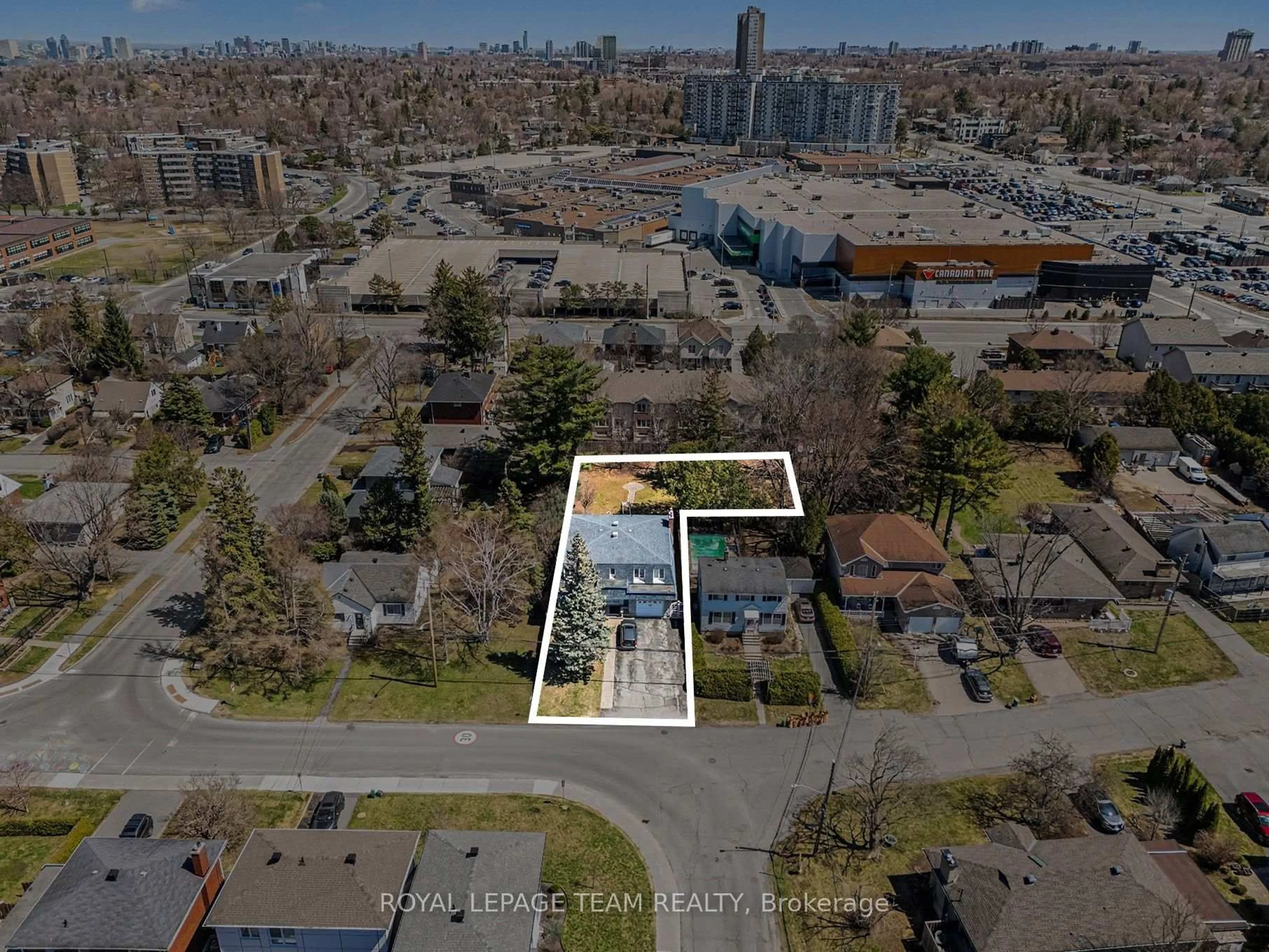 A pic from outside/outdoor area/front of a property/back of a property/a pic from drone, street for 429 Ancaster Ave, Ottawa Ontario K2B 5B6