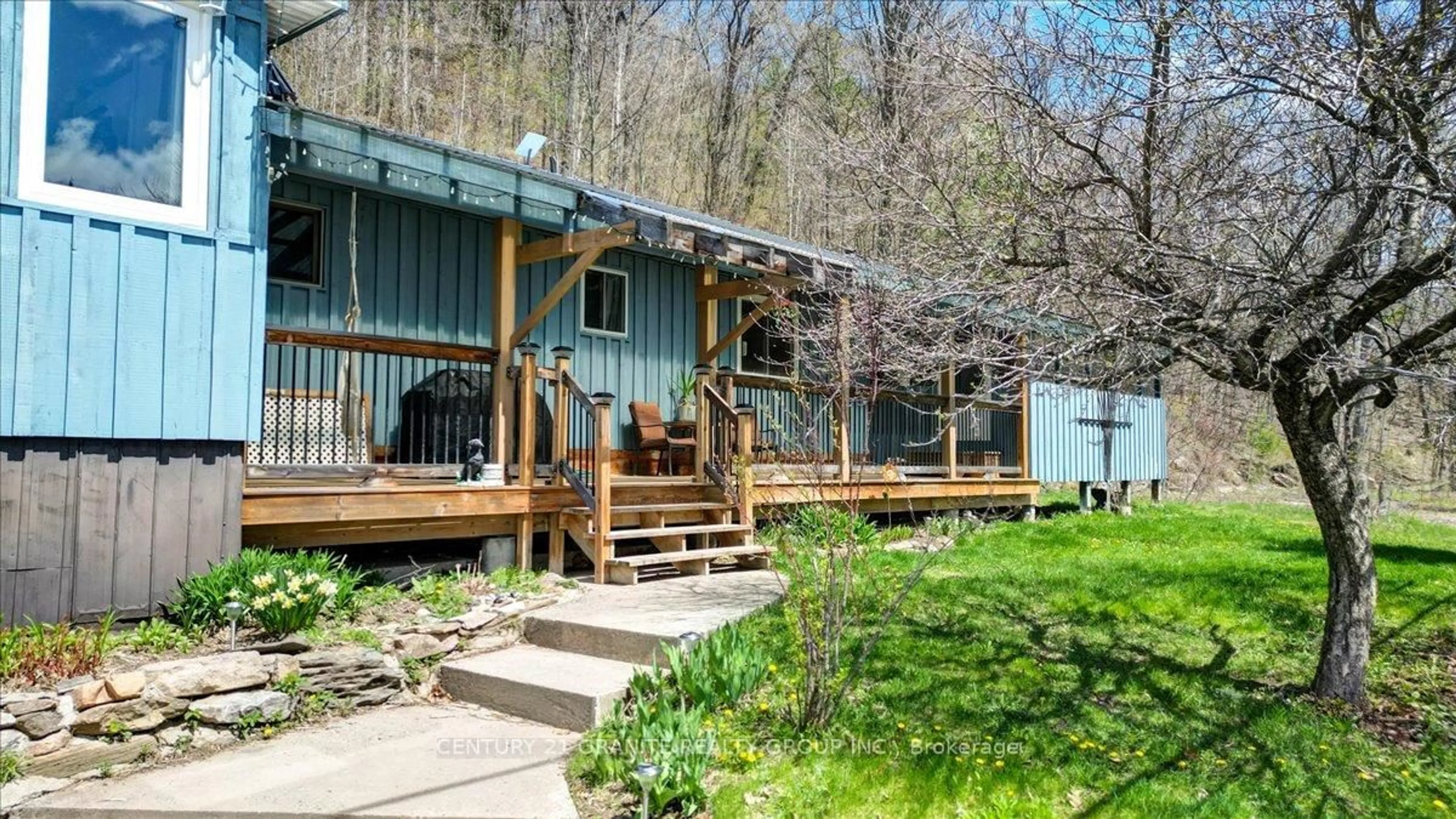 Patio, water/lake/river/ocean view for 31105 28 Highway, Bancroft Ontario K0L 1C0