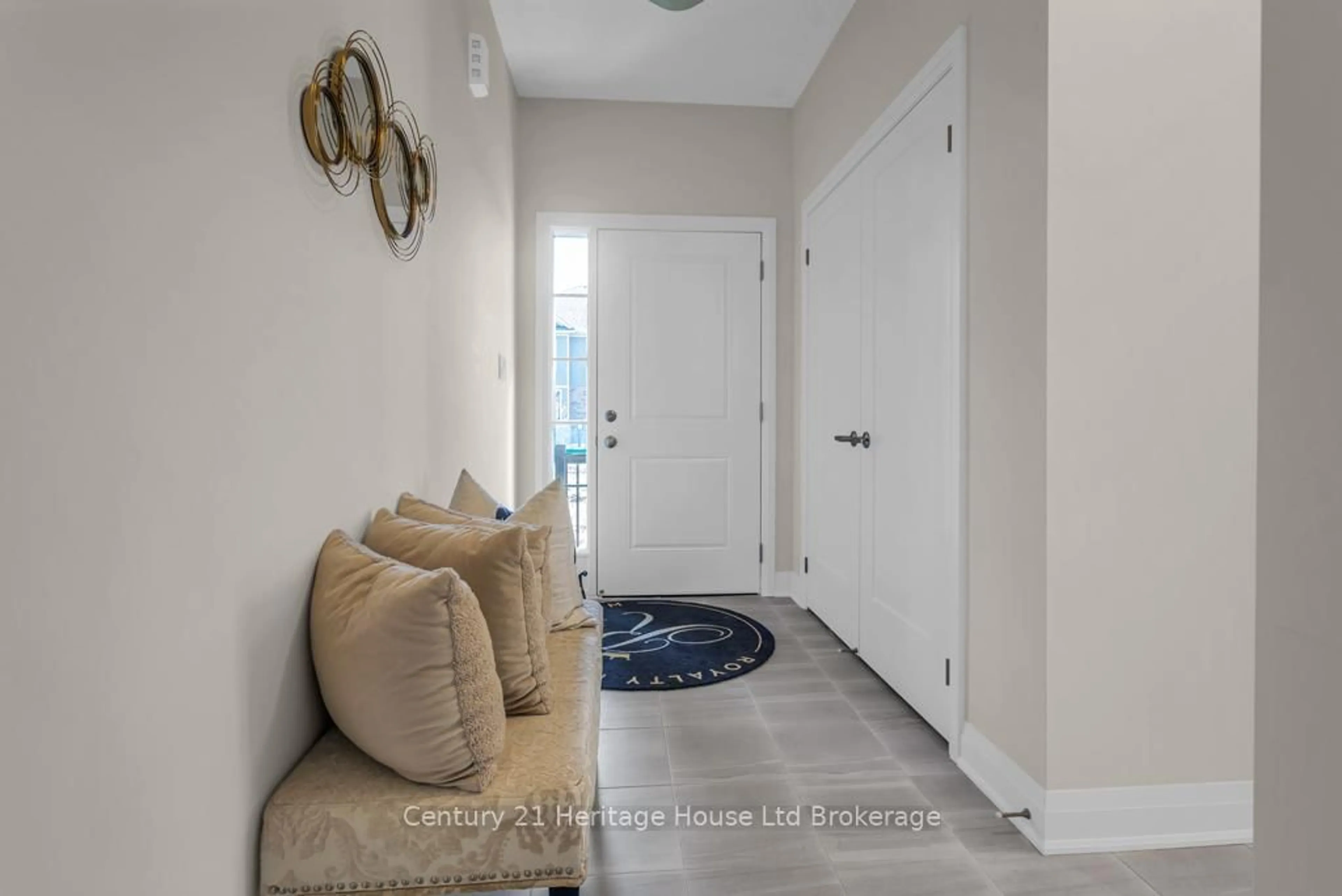 Indoor entryway for 230 Middleton St, Zorra Ontario N0M 2M0
