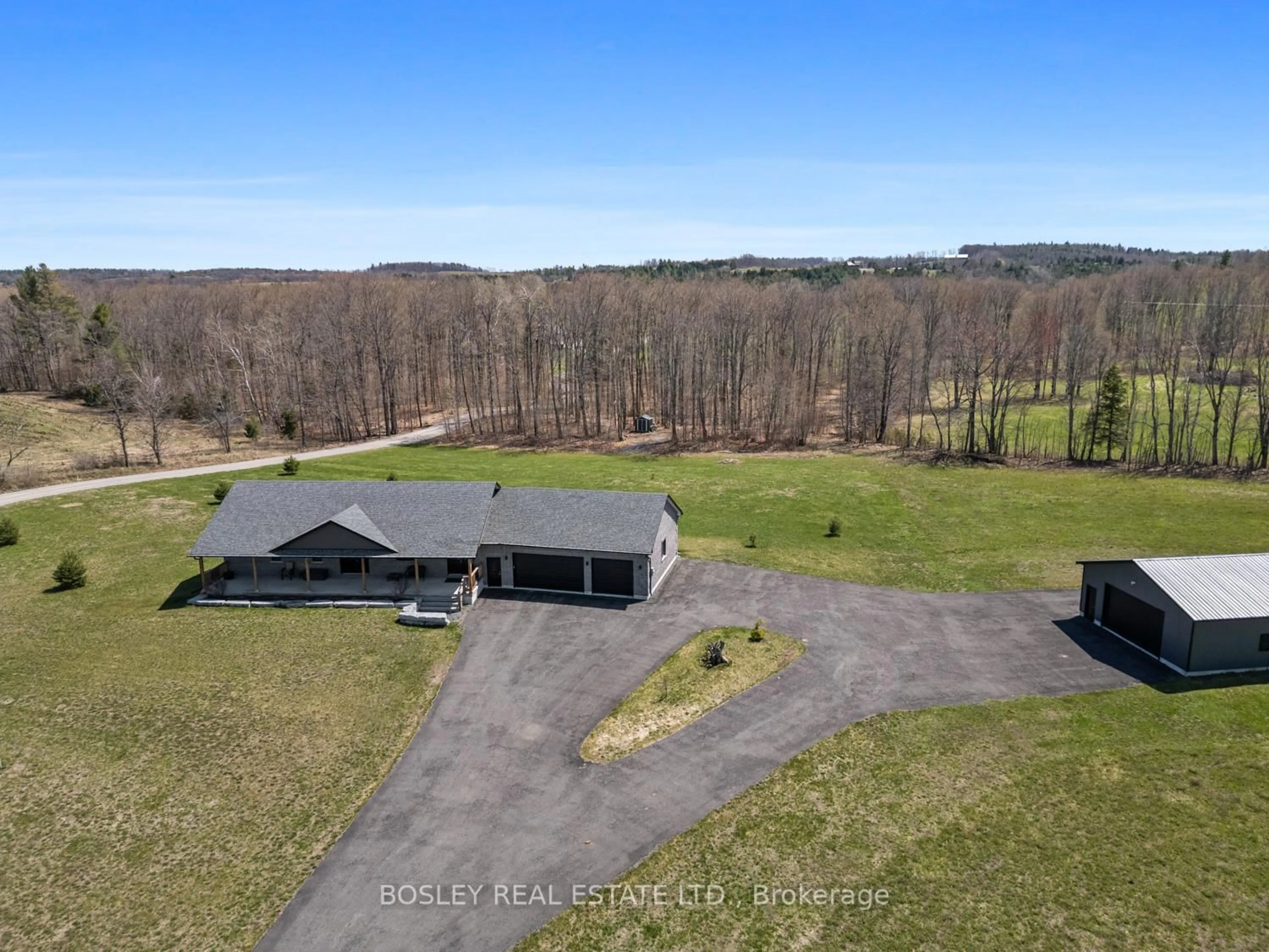 A pic from outside/outdoor area/front of a property/back of a property/a pic from drone, building for 725 Concession 3 Rd, Trent Hills Ontario K0K 3K0