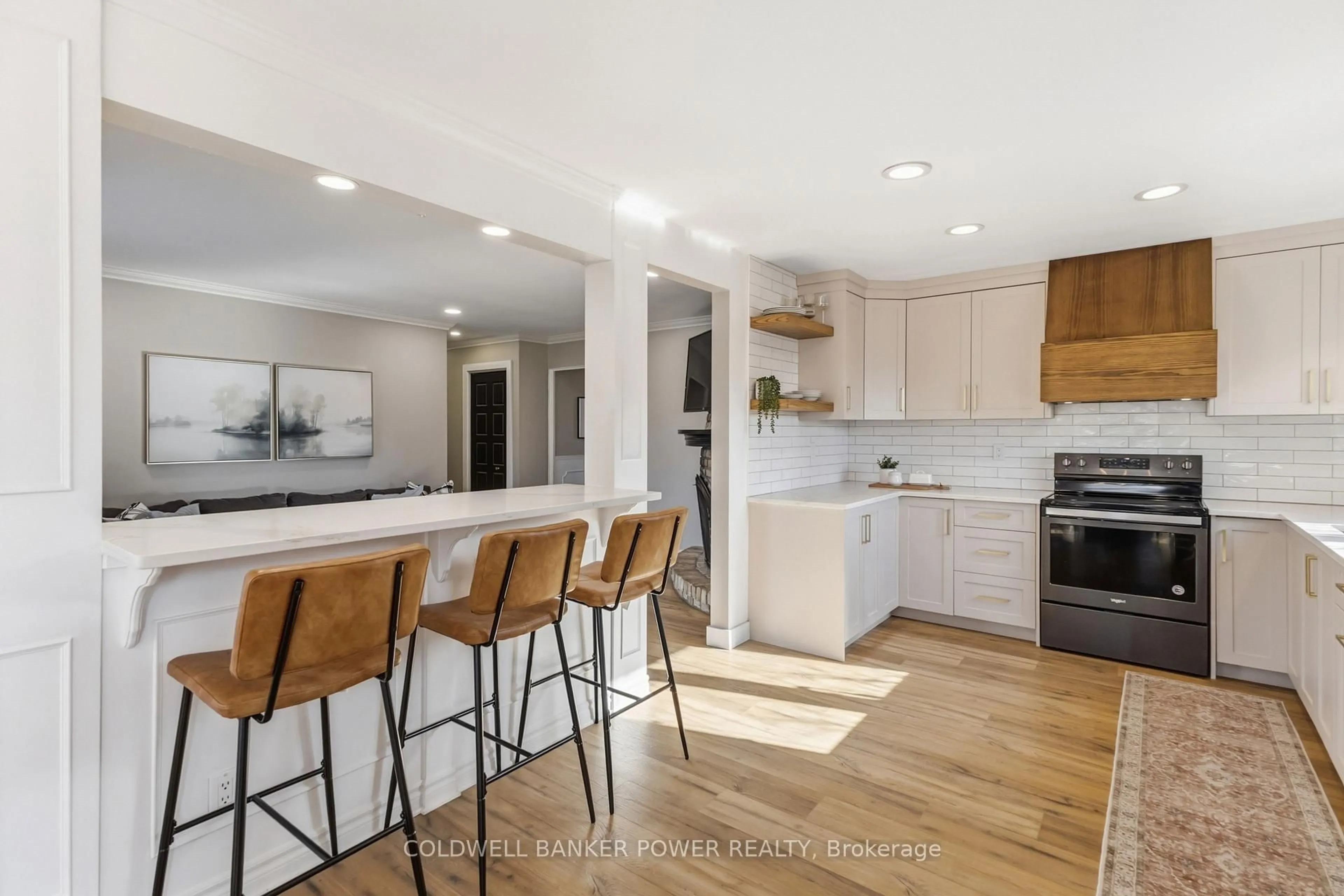 Open concept kitchen, unknown for 176 Canterbury Dr, Thames Centre Ontario N0L 1G3