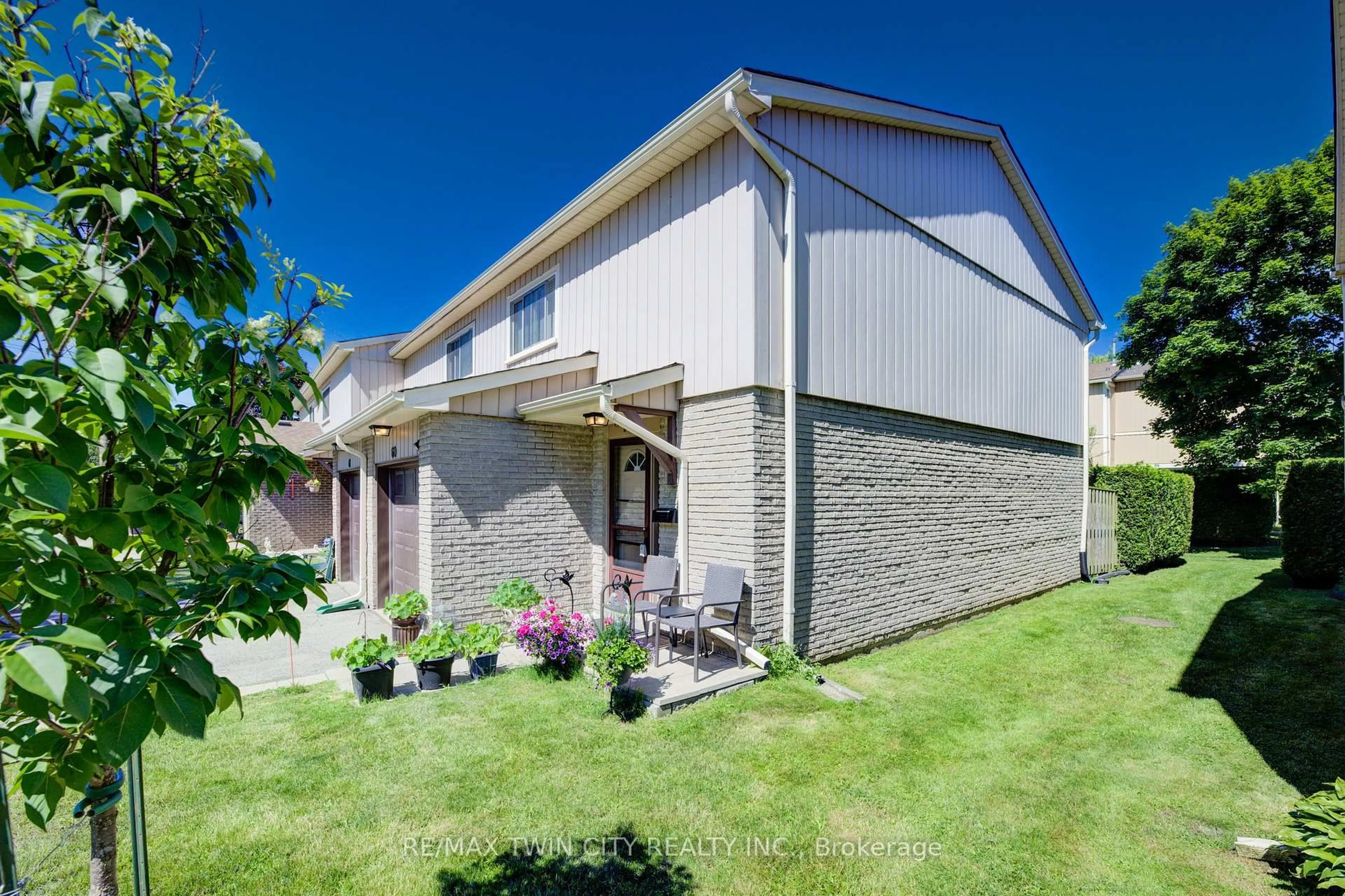 Unknown for 51 Paulander Dr #60, Kitchener Ontario N2M 5E5